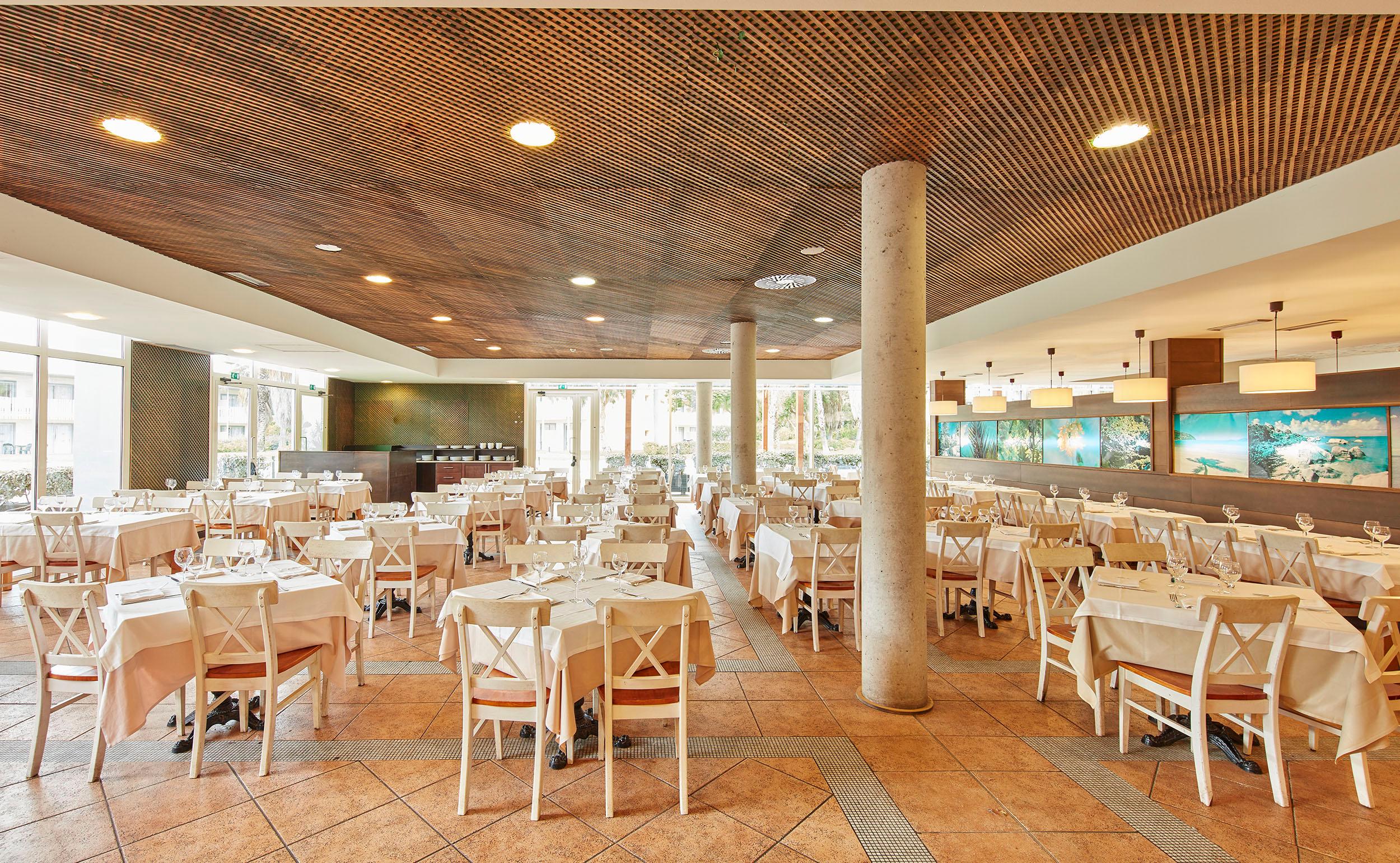 Restaurant Portaventura Hotel Caribe + Tickets Included