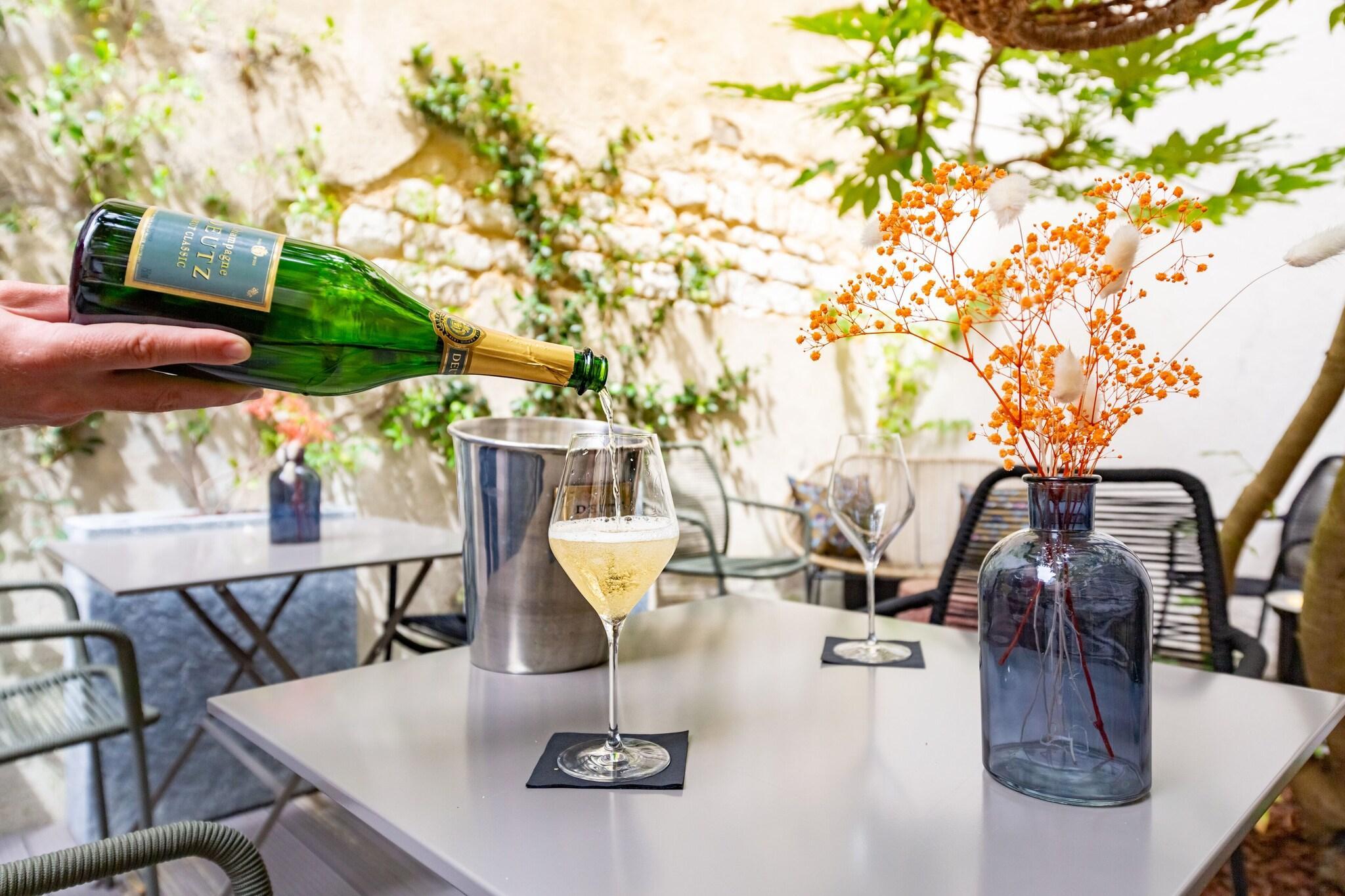 Varios Hôtel Azur Reims