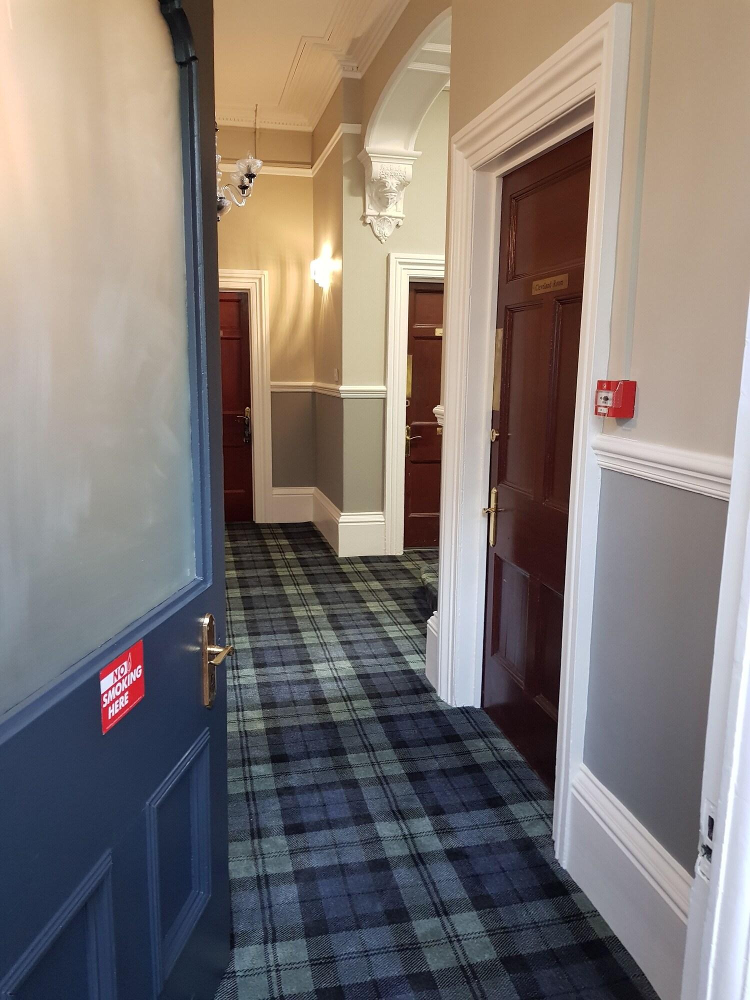 Vista Lobby Kingswood