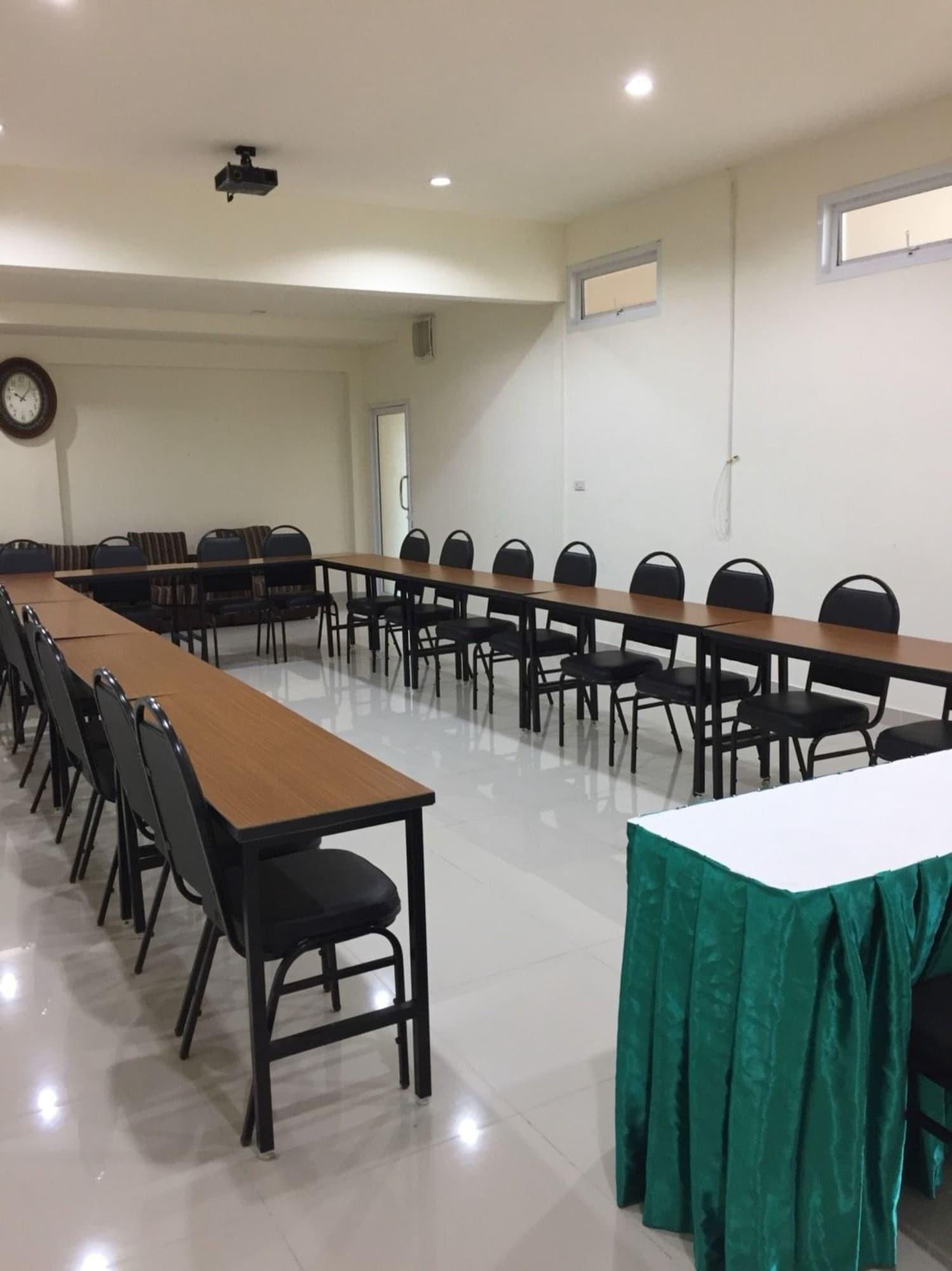 Sala de Reuniones Tharakiree Place Hotel