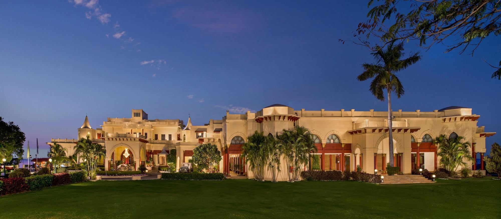 Vista Exterior Noor-Us-Sabah Palace