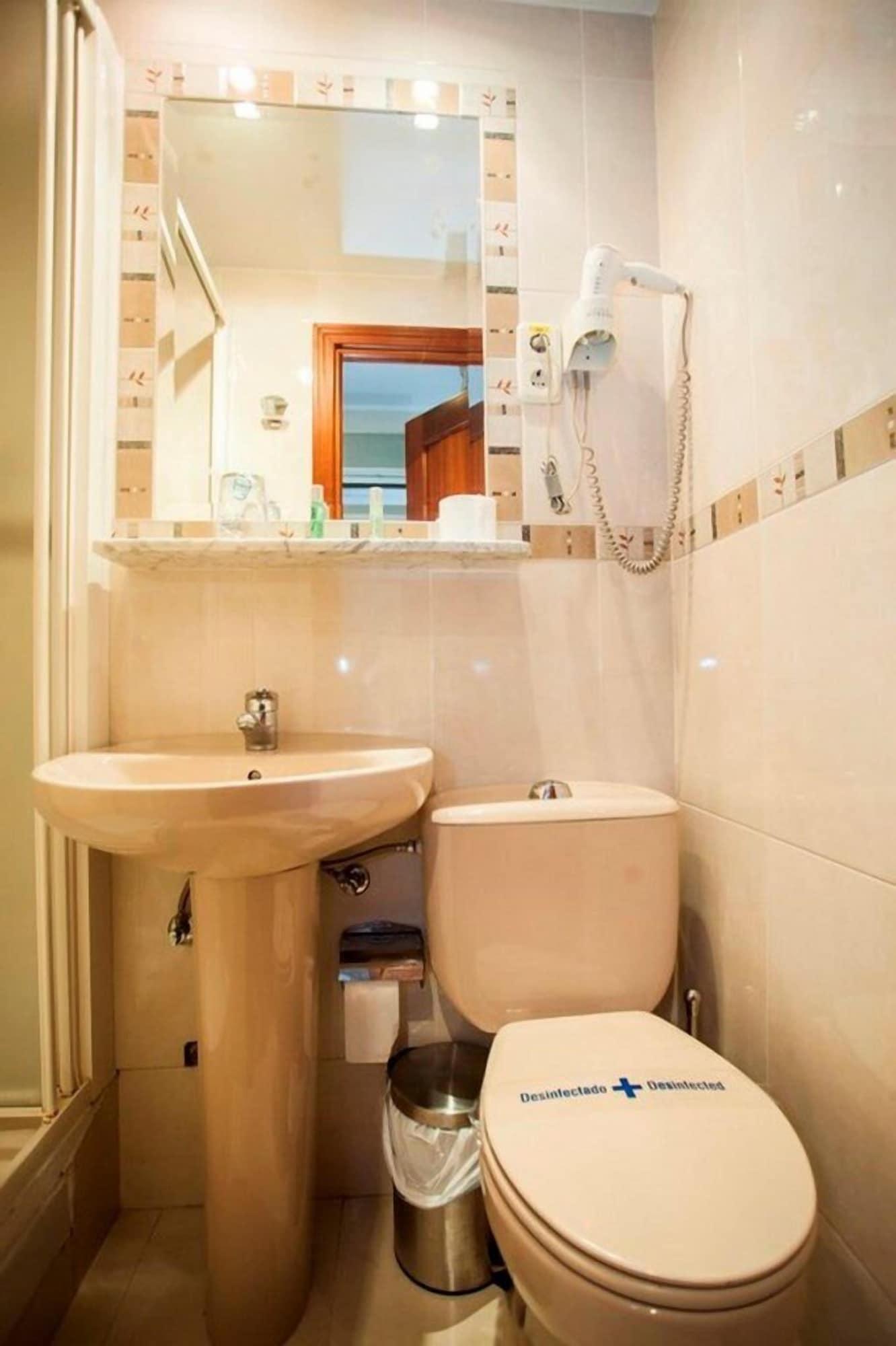 Equipamiento de Habitación Pensión Carrera