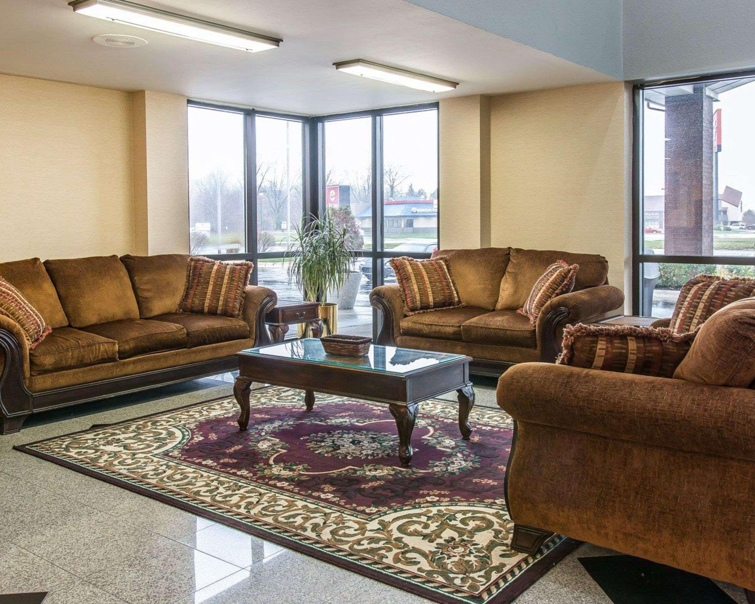 Vista Lobby Clarion Inn I-94 near Expo Center