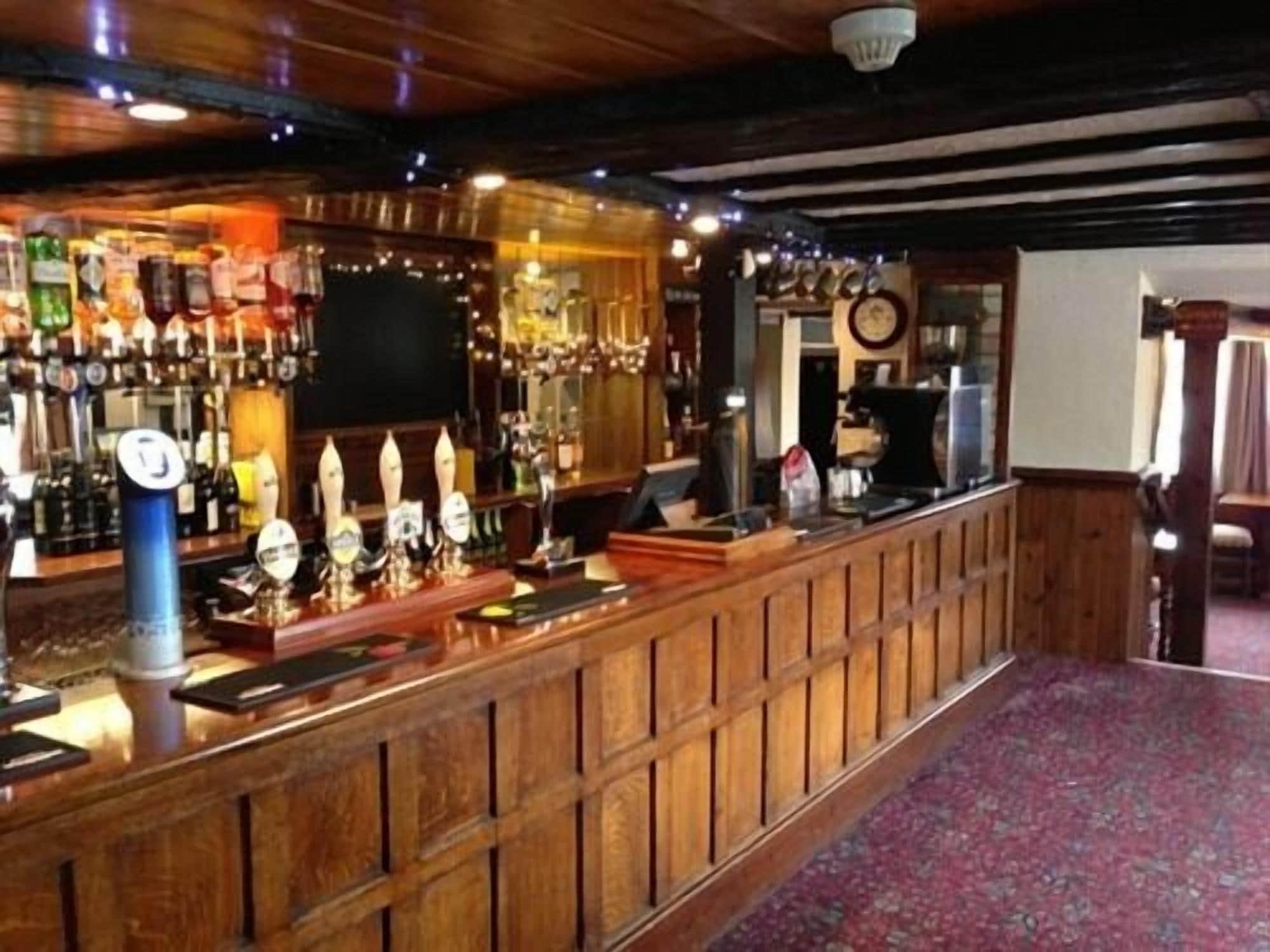 Bar/Salón The Charlton Inn