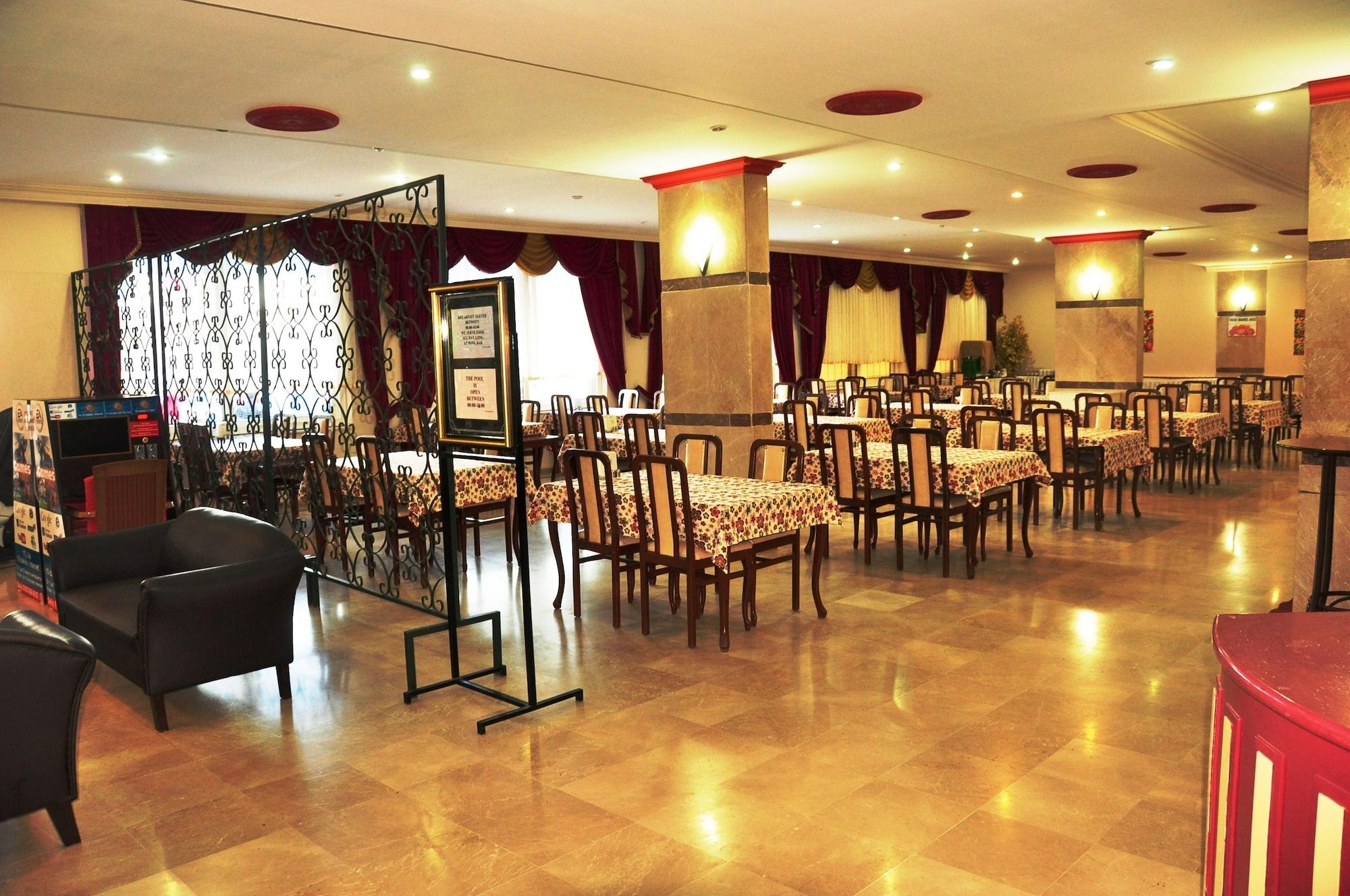 Restaurant Musti's Royal Plaza Hotel