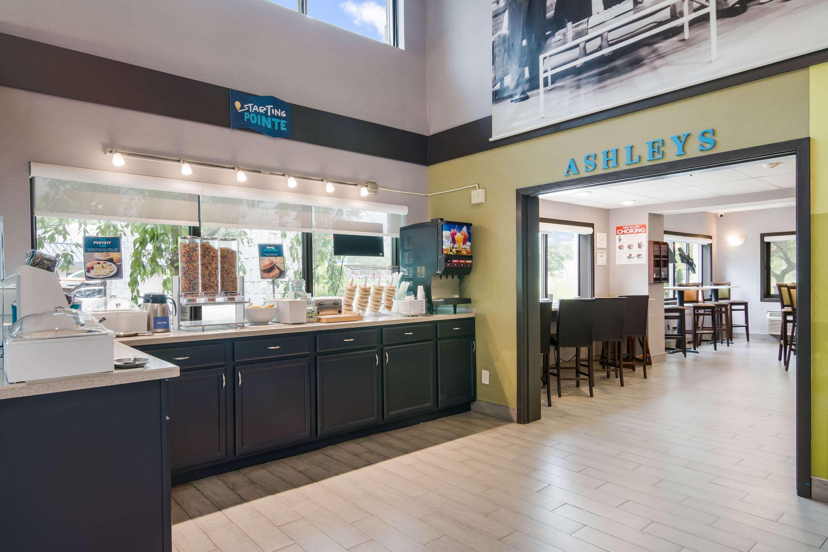 Restaurant Clarion Pointe Jamestown