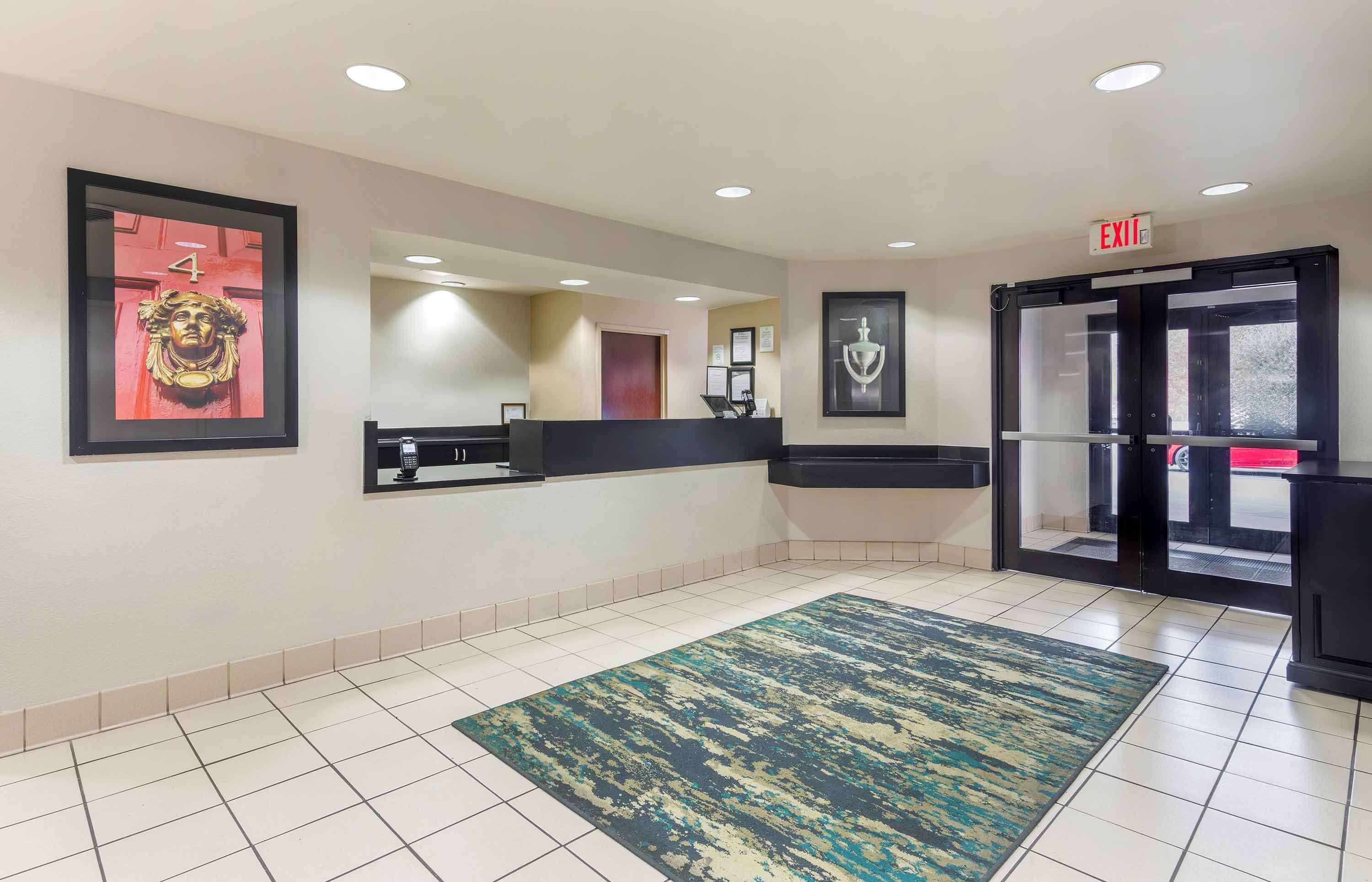 Vista Lobby Extended Stay America Suites Memphis Germantown West