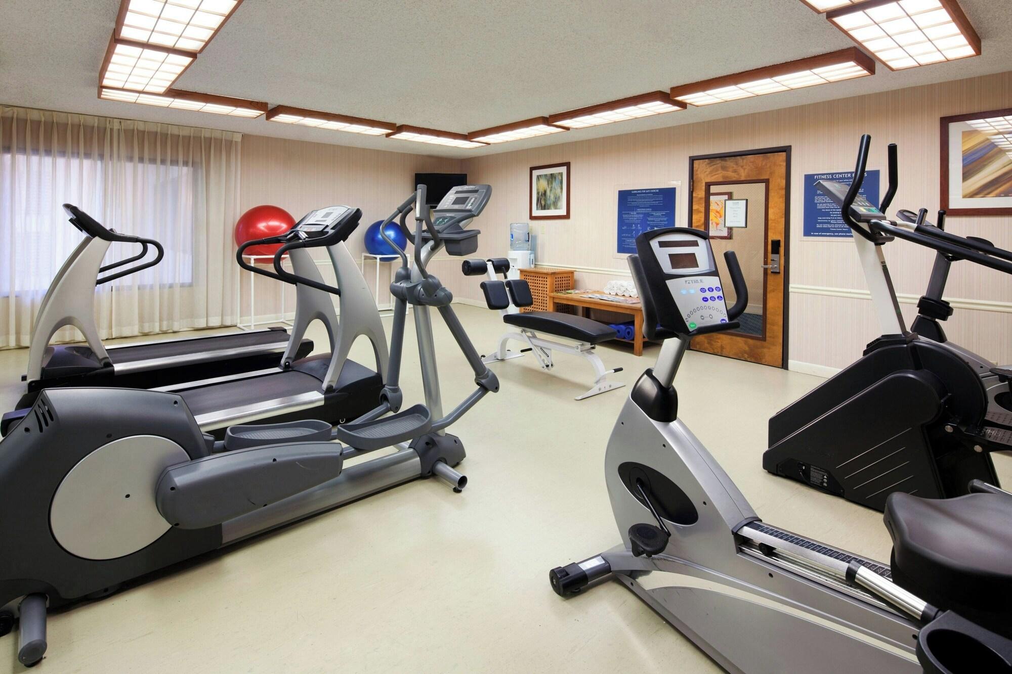 Gimnasio Four Points by Sheraton Bakersfield