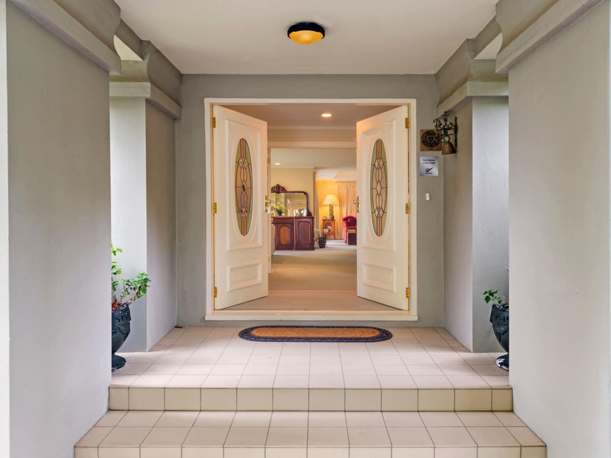 Vista Lobby Greenmantle Estate Hotel