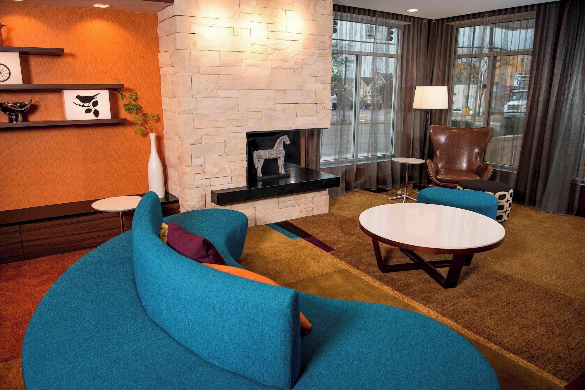 Vista Lobby Fairfield Inn & Suites Cincinnati Uptown/University Area