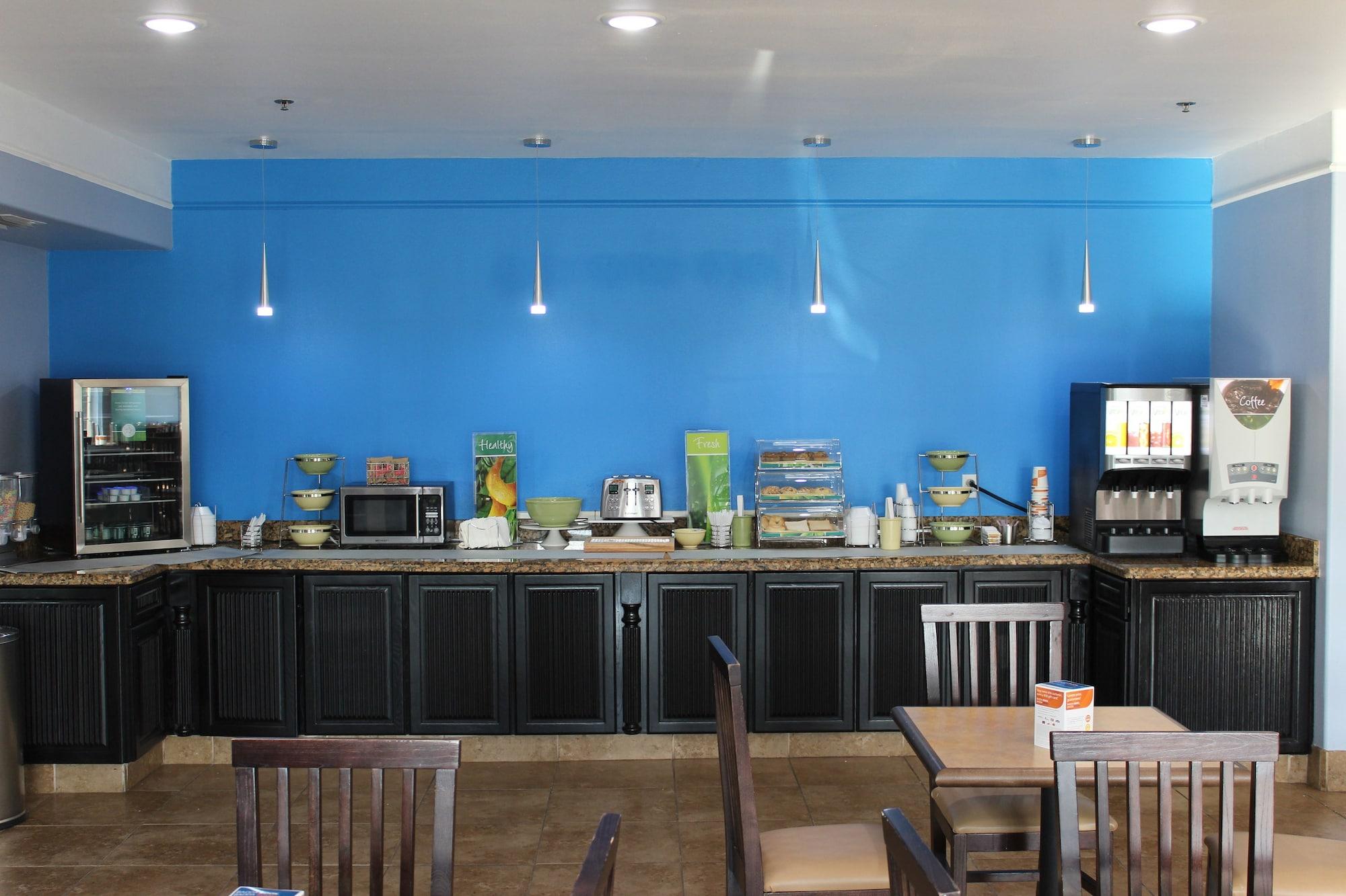 Bar/Salón Quality Inn & Suites at The Outlets Mercedes/Weslaco