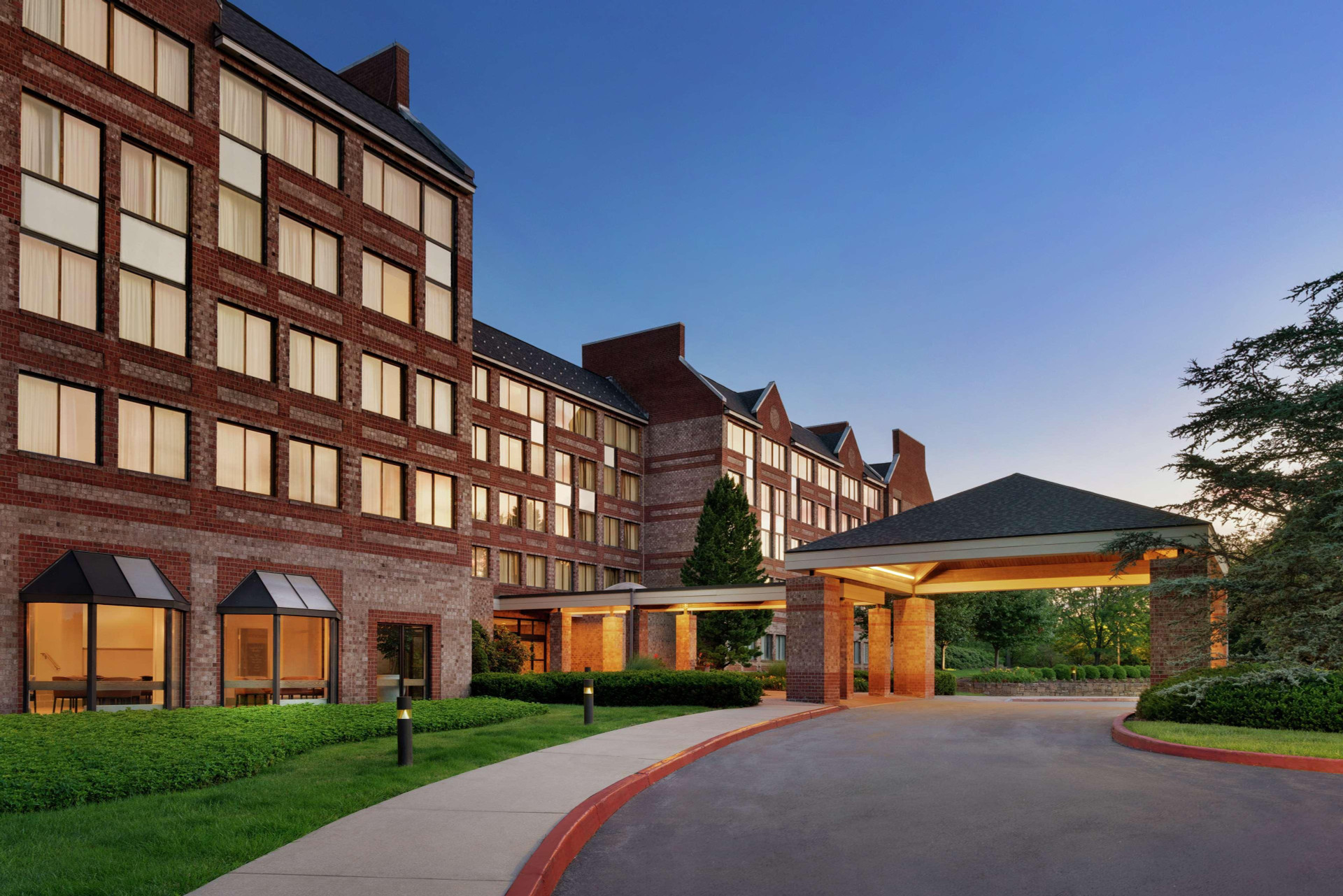 Vista Exterior Embassy Suites by Hilton Philadelphia Valley Forge