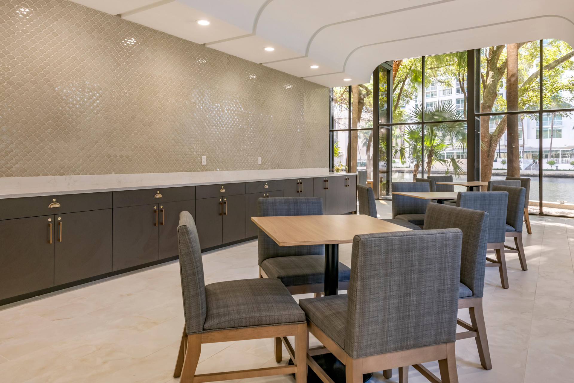 Restaurant Comfort Inn & Suites Downtown Brickell - Port of Miami