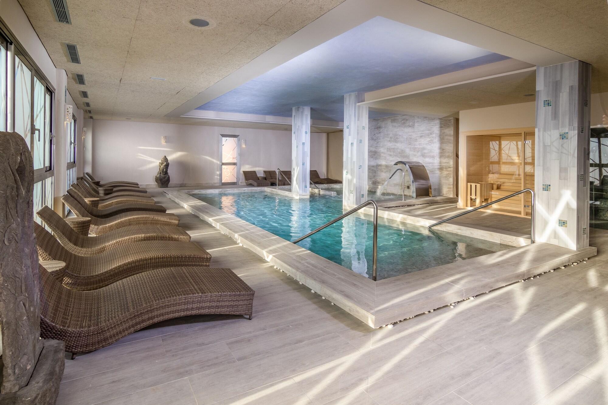 Spa Hotel Zahara Beach by Q Hotels