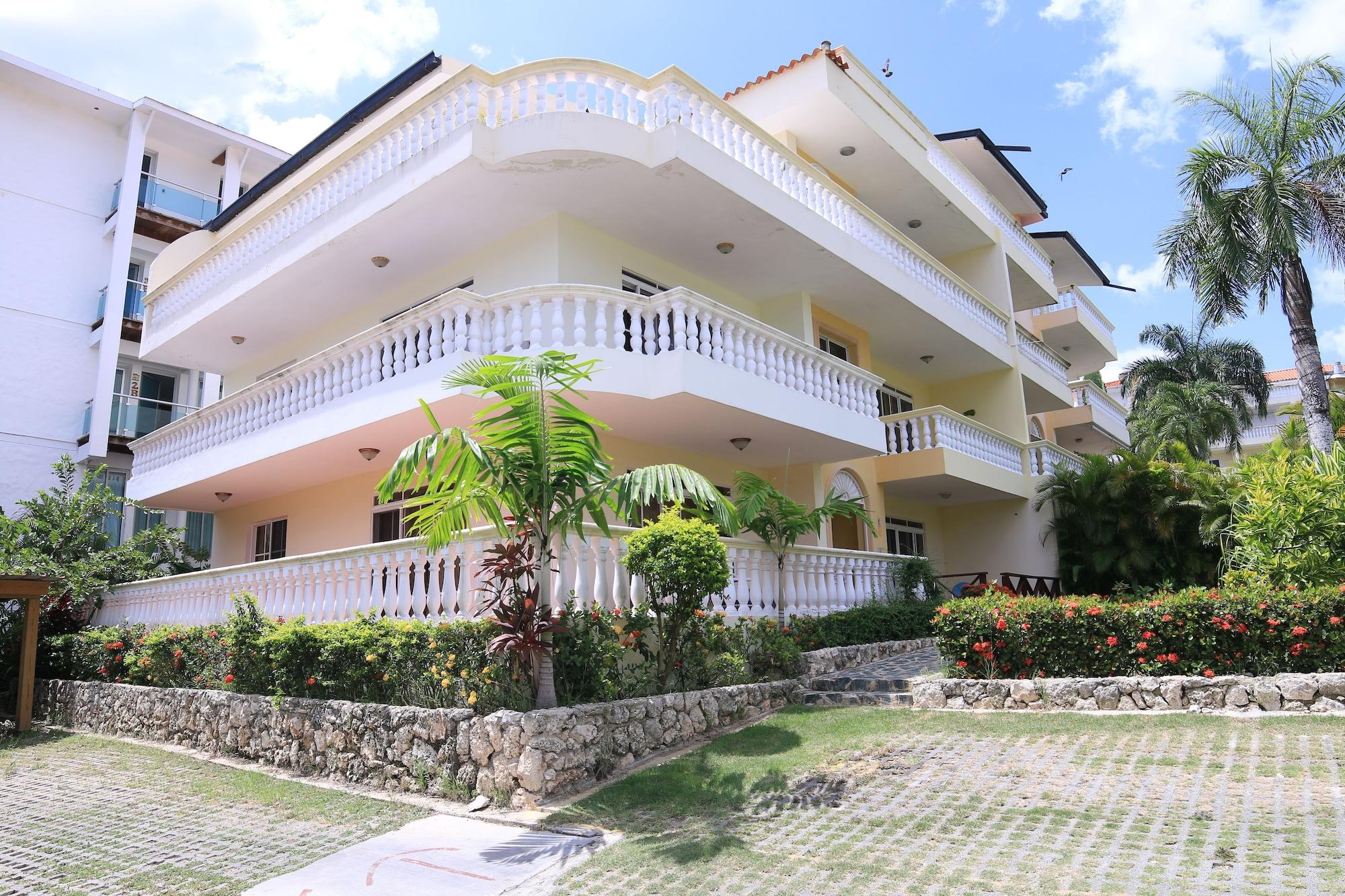 Vista Exterior Residencial Las Palmeras