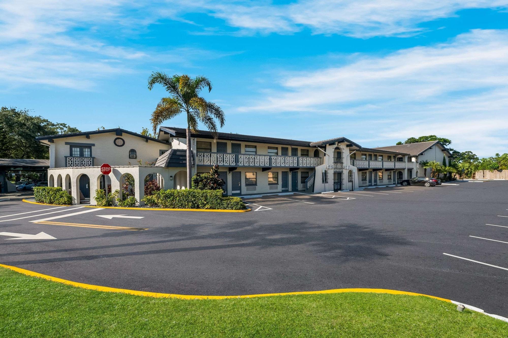 Varios Quality Inn & Suites Altamonte Springs Orlando-North