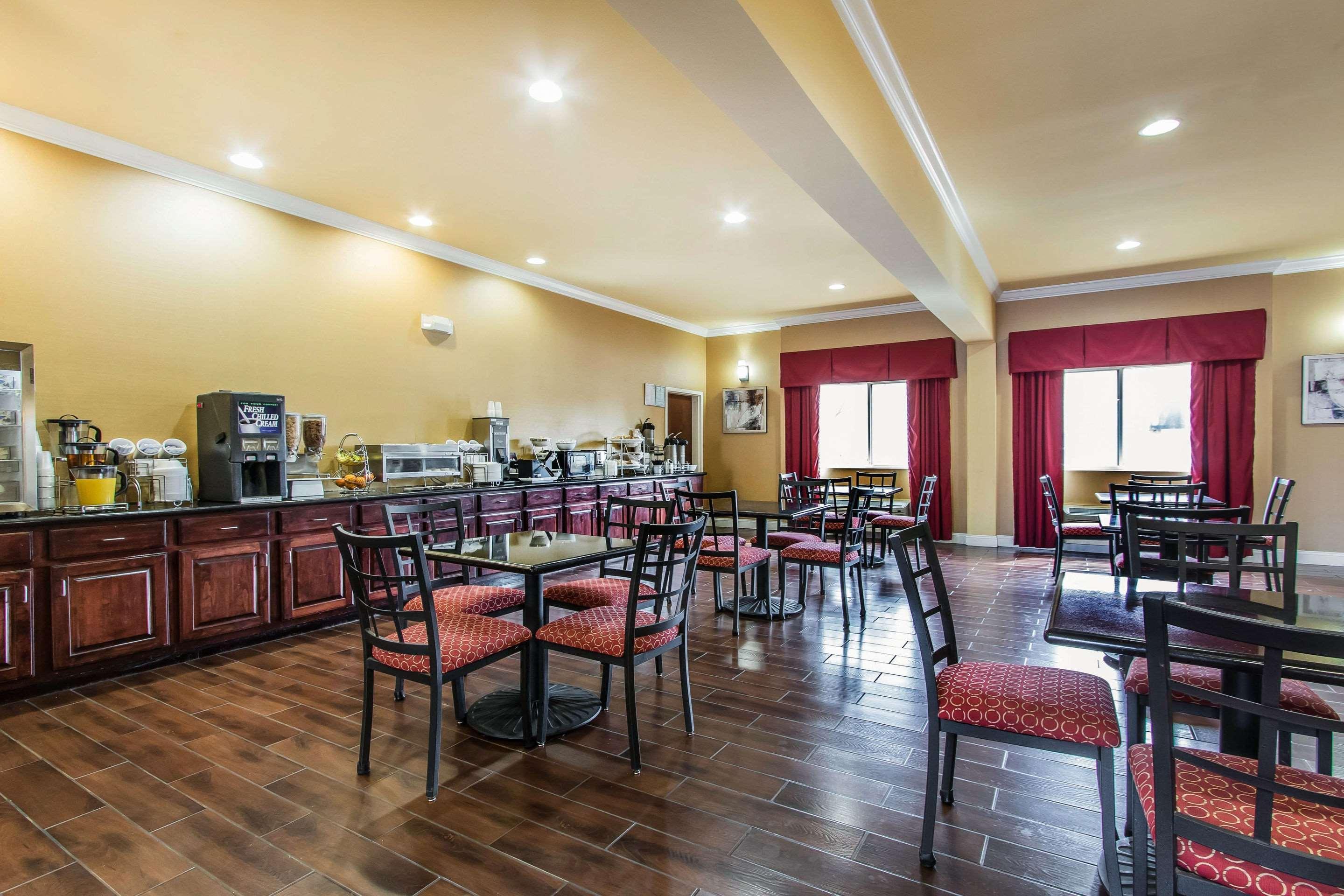 Restaurant Sleep Inn & Suites Huntsville Near U.S. Space & Ro