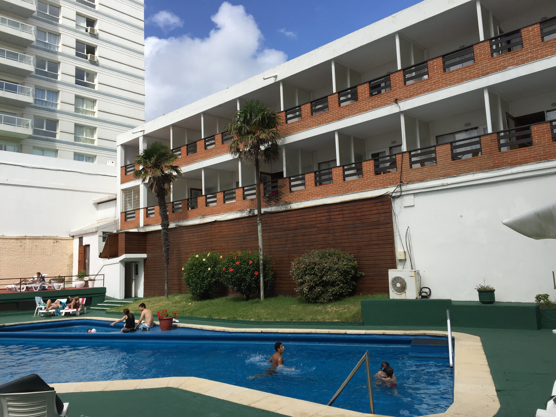 Vista Piscina Hotel Peninsula