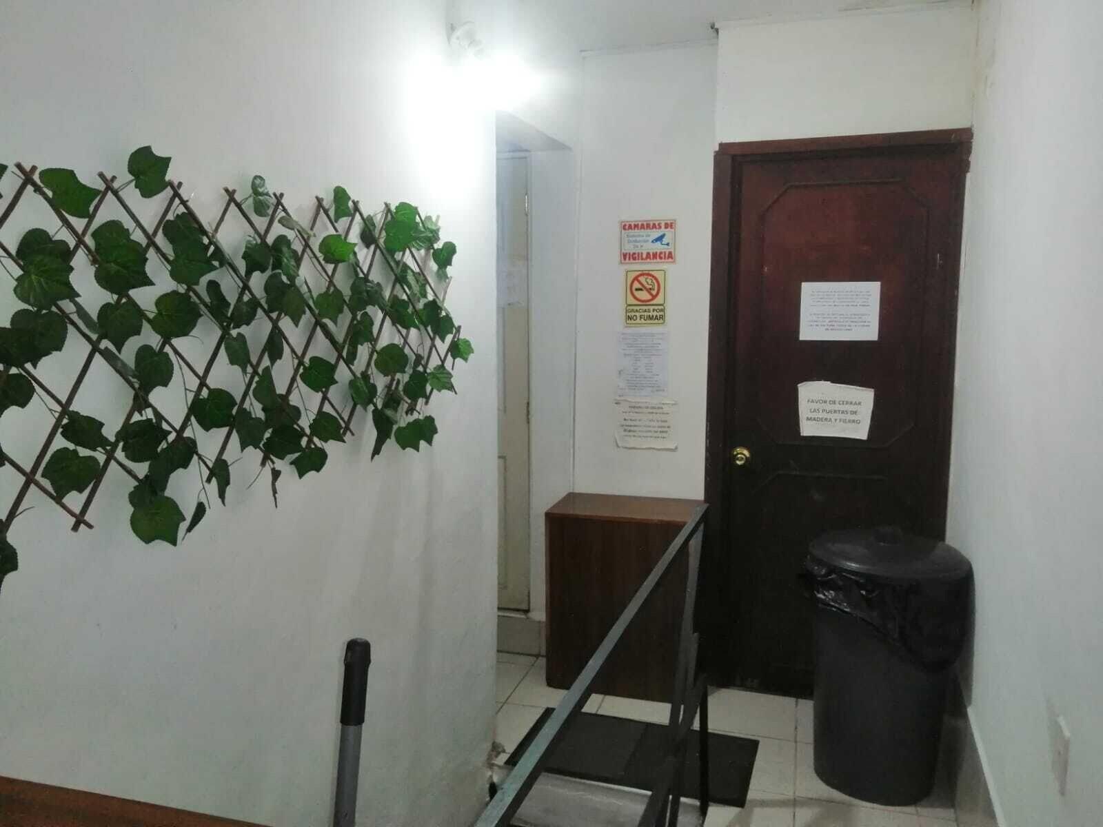 Equipamiento de Habitación Hostal Oficinas Posada Albergue a 5 minutos Foro Sol Palacio Deportes Aeropuerto