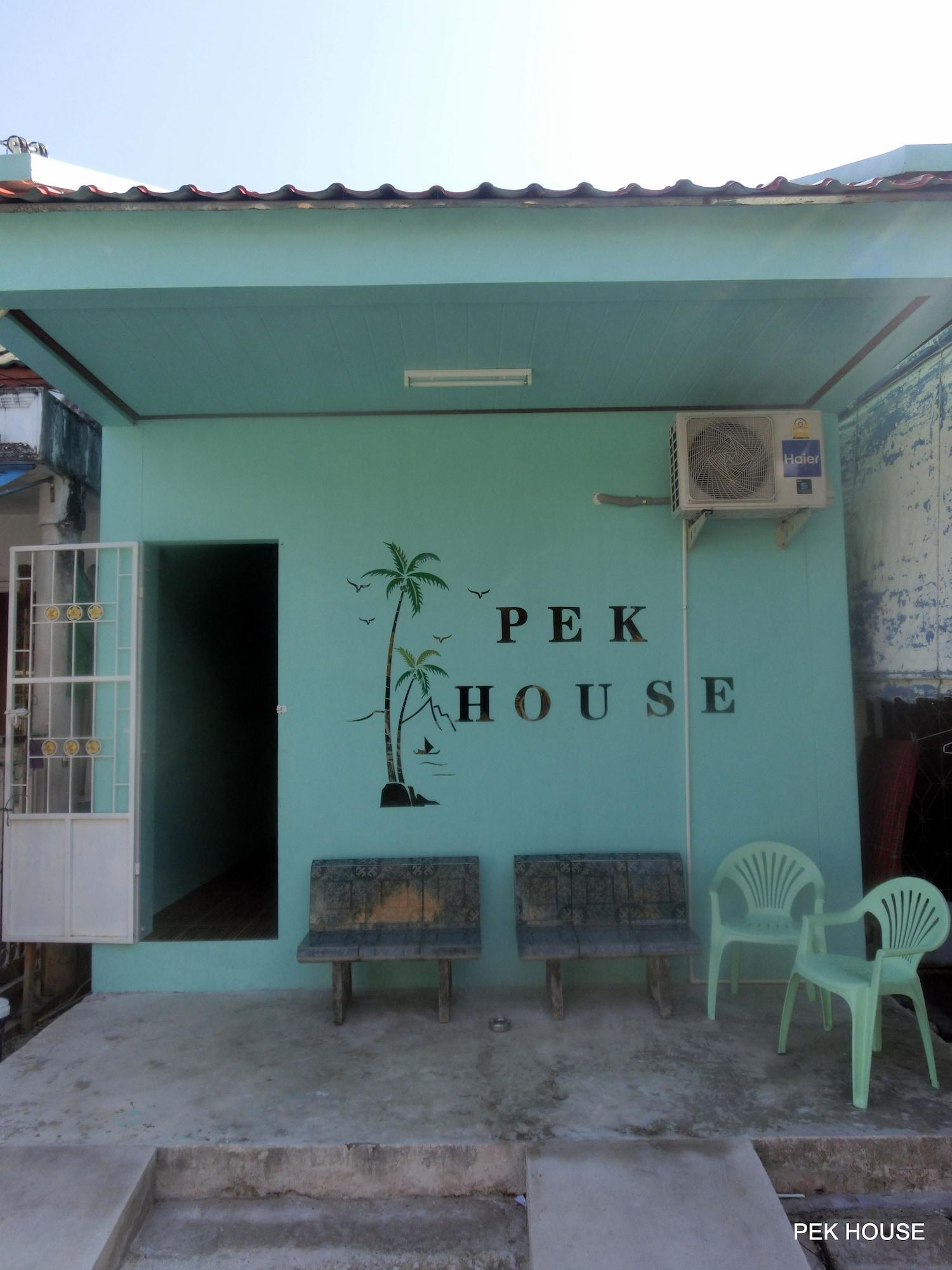 Vista Exterior Pek House
