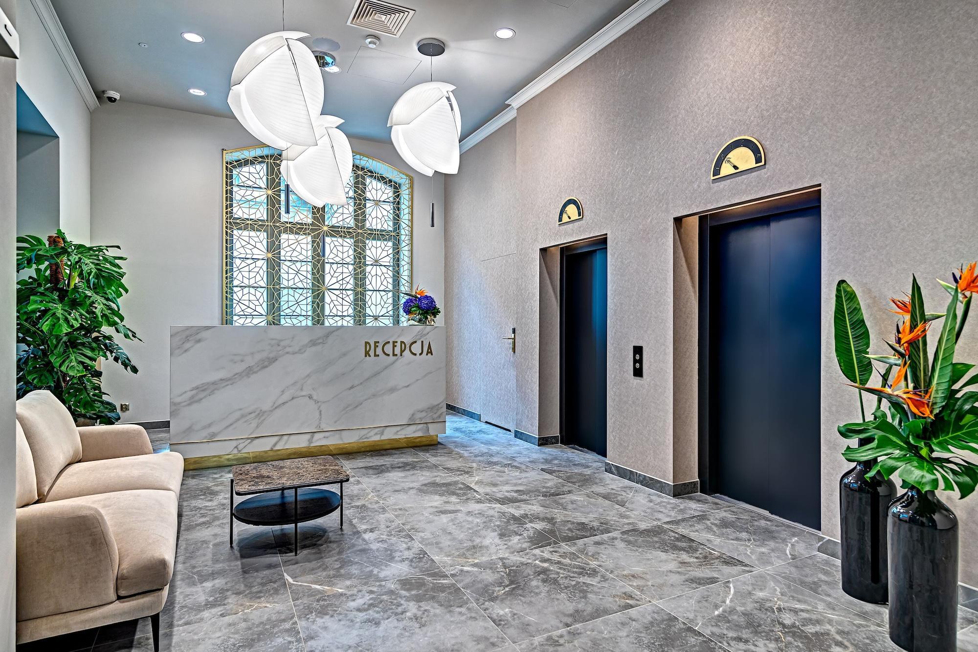 Vista Lobby Haston Old Town