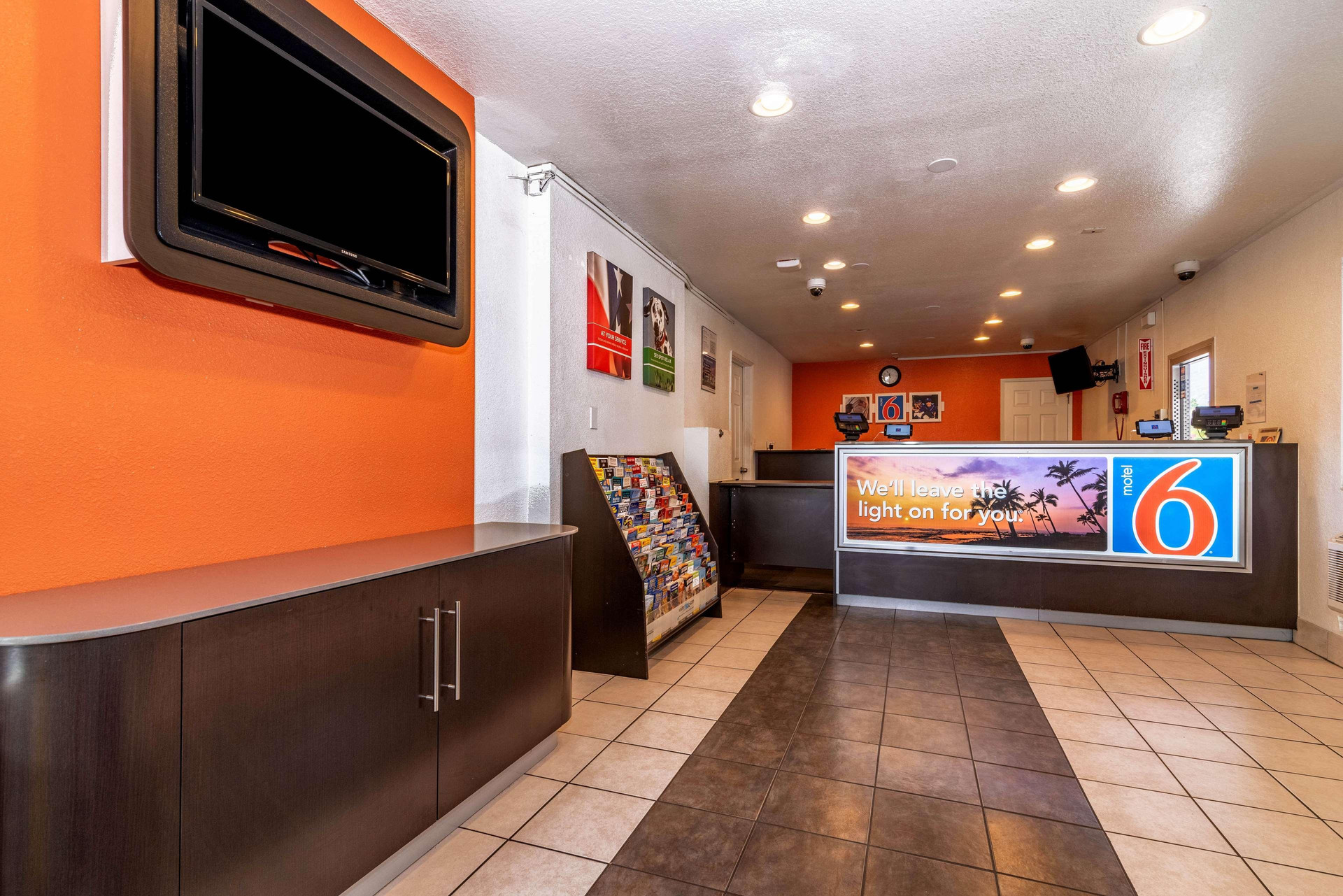 Vista Lobby Motel 6 Palm Springs, CA - East - Palm Canyon