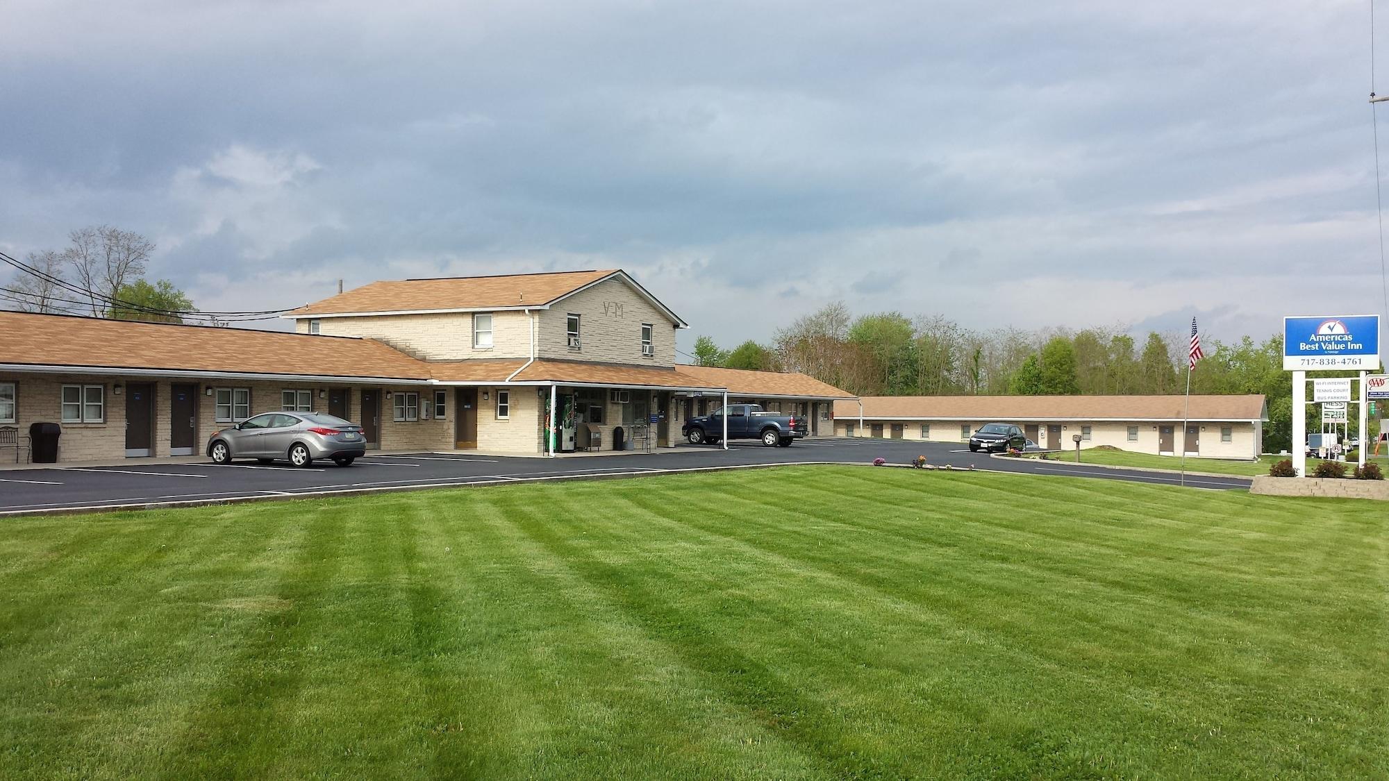 Vista Exterior Americas Best Value Inn Palmyra Hershey