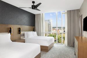Alojamiento - 2BD/Atlanta - Downtown w/Rooftop Pool and Pool Bar!