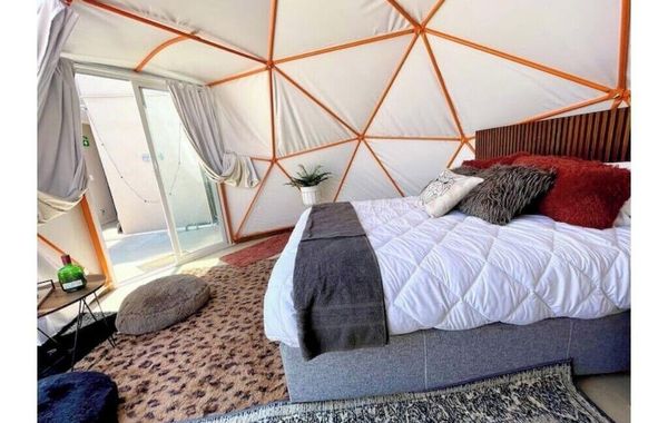 Glamping with jacuzzi on 15th floor, Great View - Hoteles cerca de La Minerva en Guadalajara