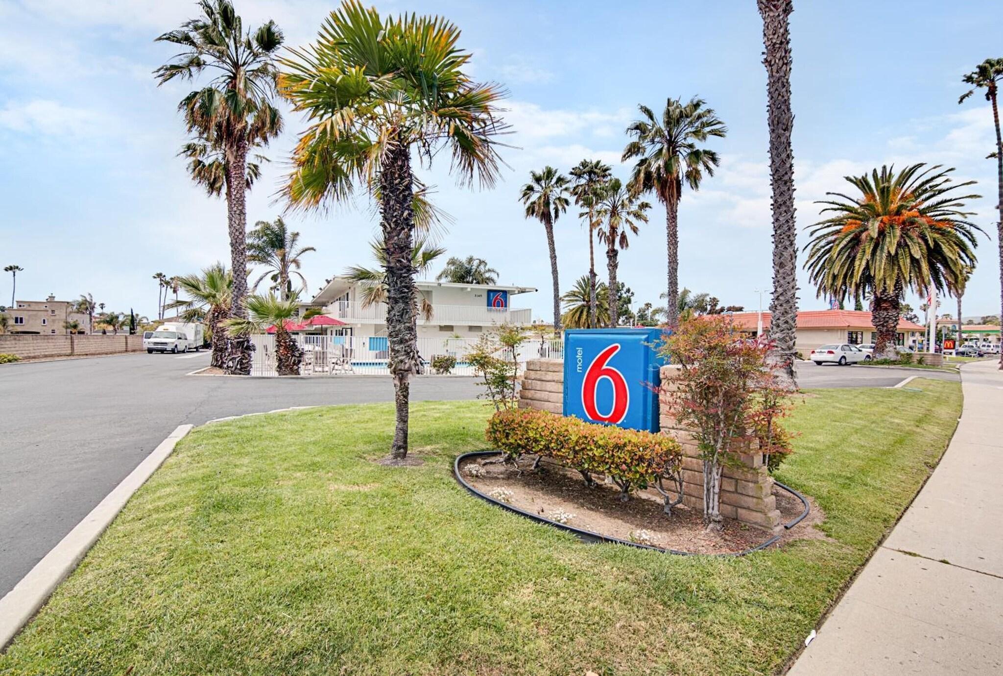 Vista Exterior Motel 6 Ventura, CA - Beach