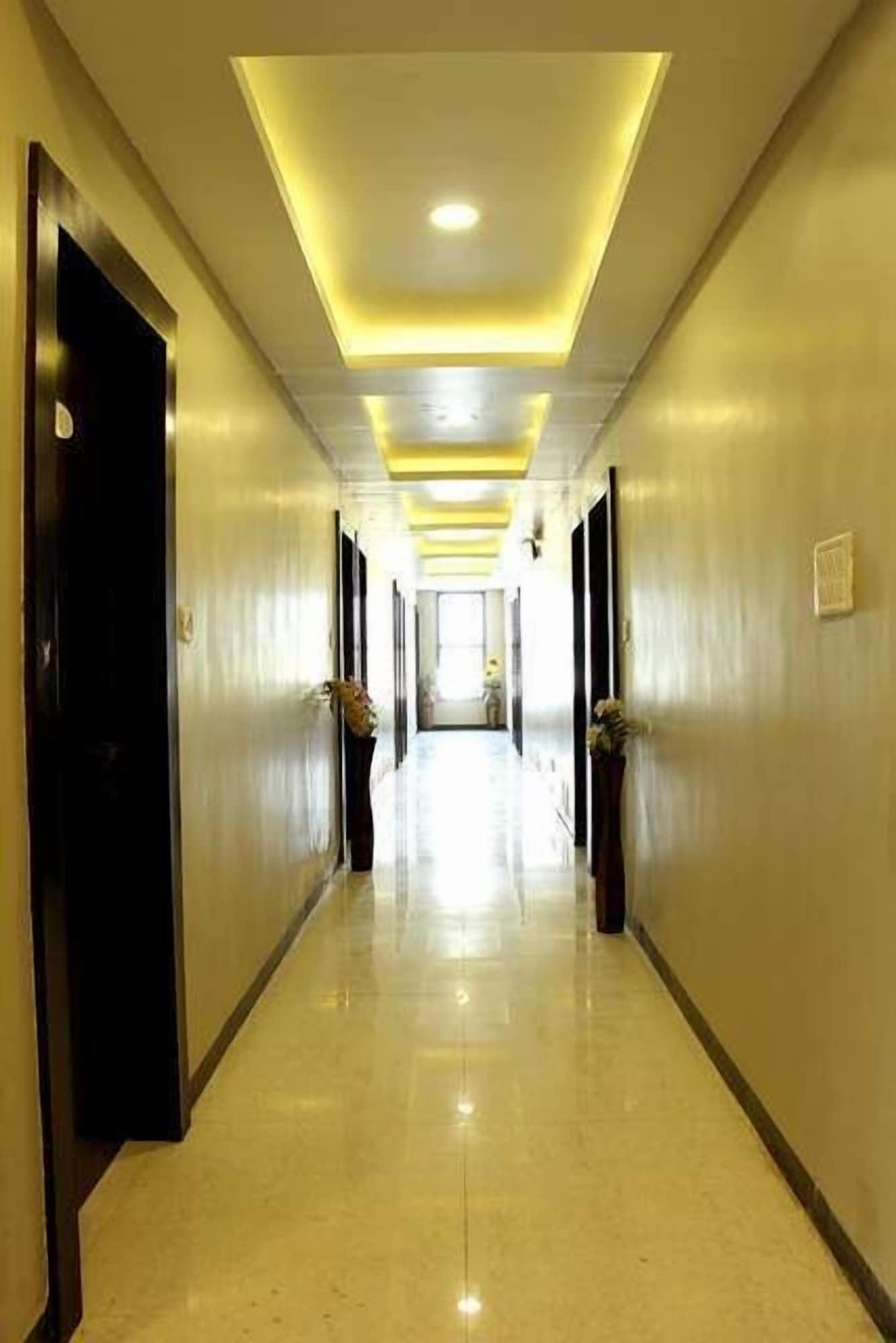 Varios Hotel Shri Khedapati International