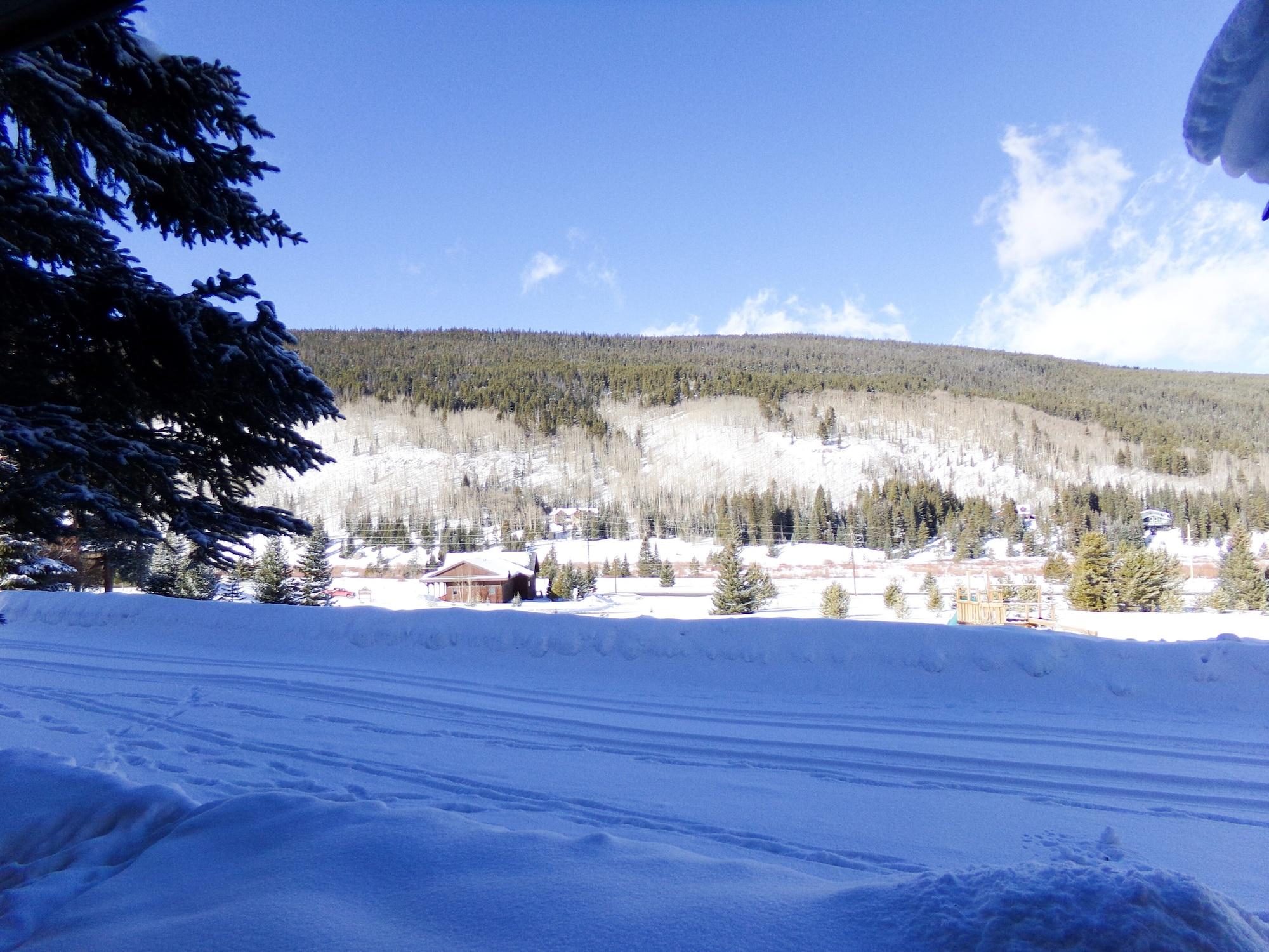 Vista Exterior Blue River Condos 3 Bed 2 Bath