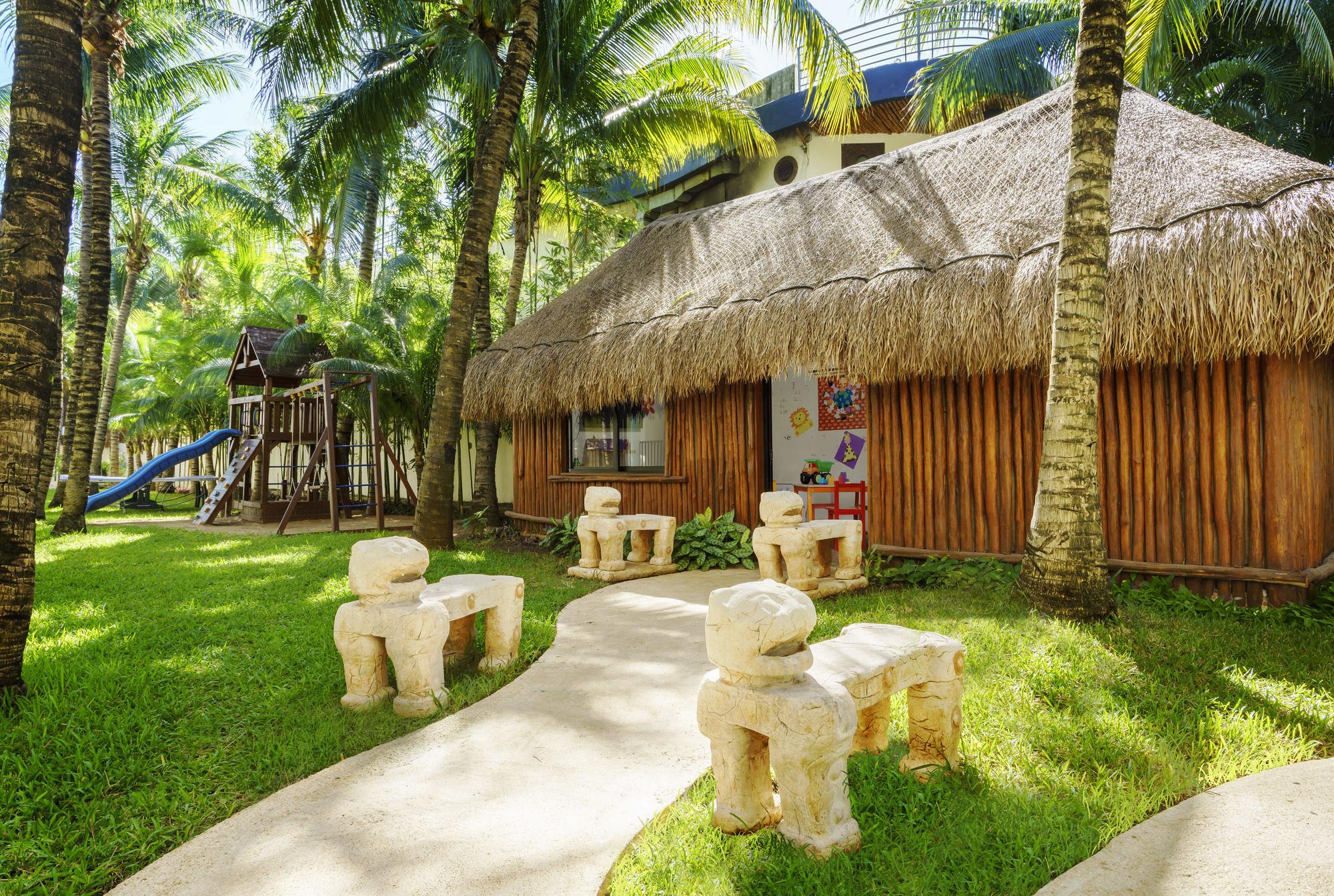 Vista Exterior The Reef Coco Beach Resort & Spa - Optional All Inclusive