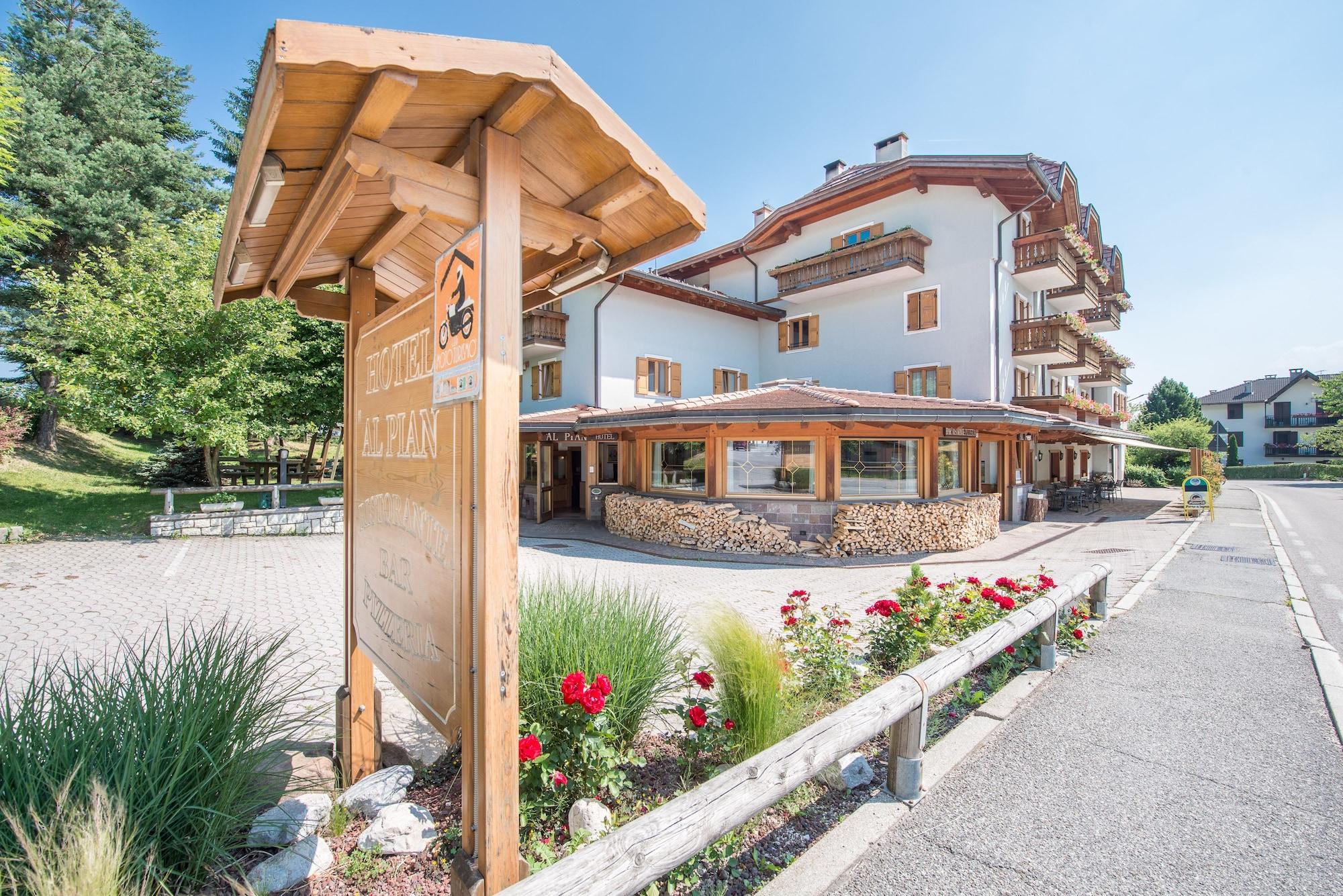 Vista Exterior Hotel Al Pian