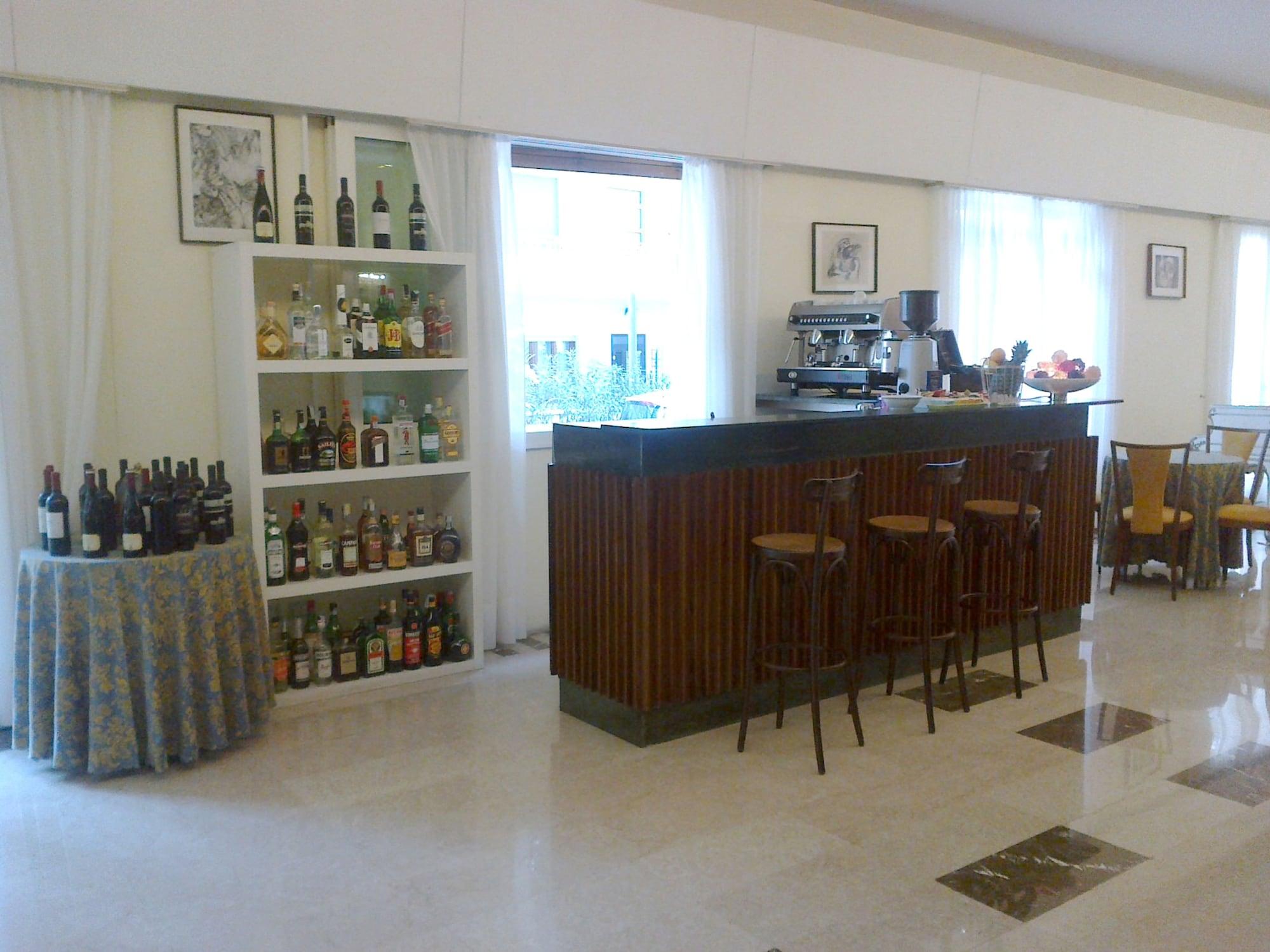 Bar/Salón Broglia