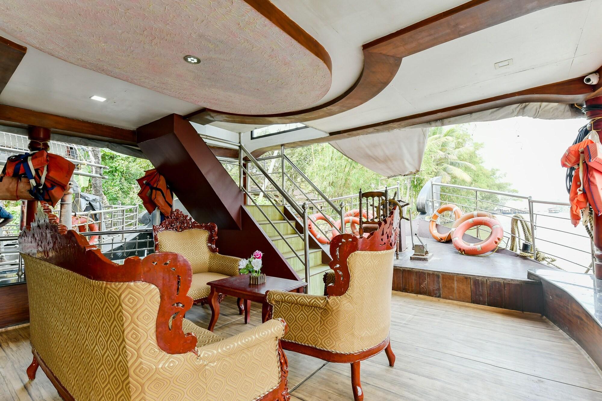 Vista Lobby OYO 23482 Sht Symphony Premium Sharing Houseboat