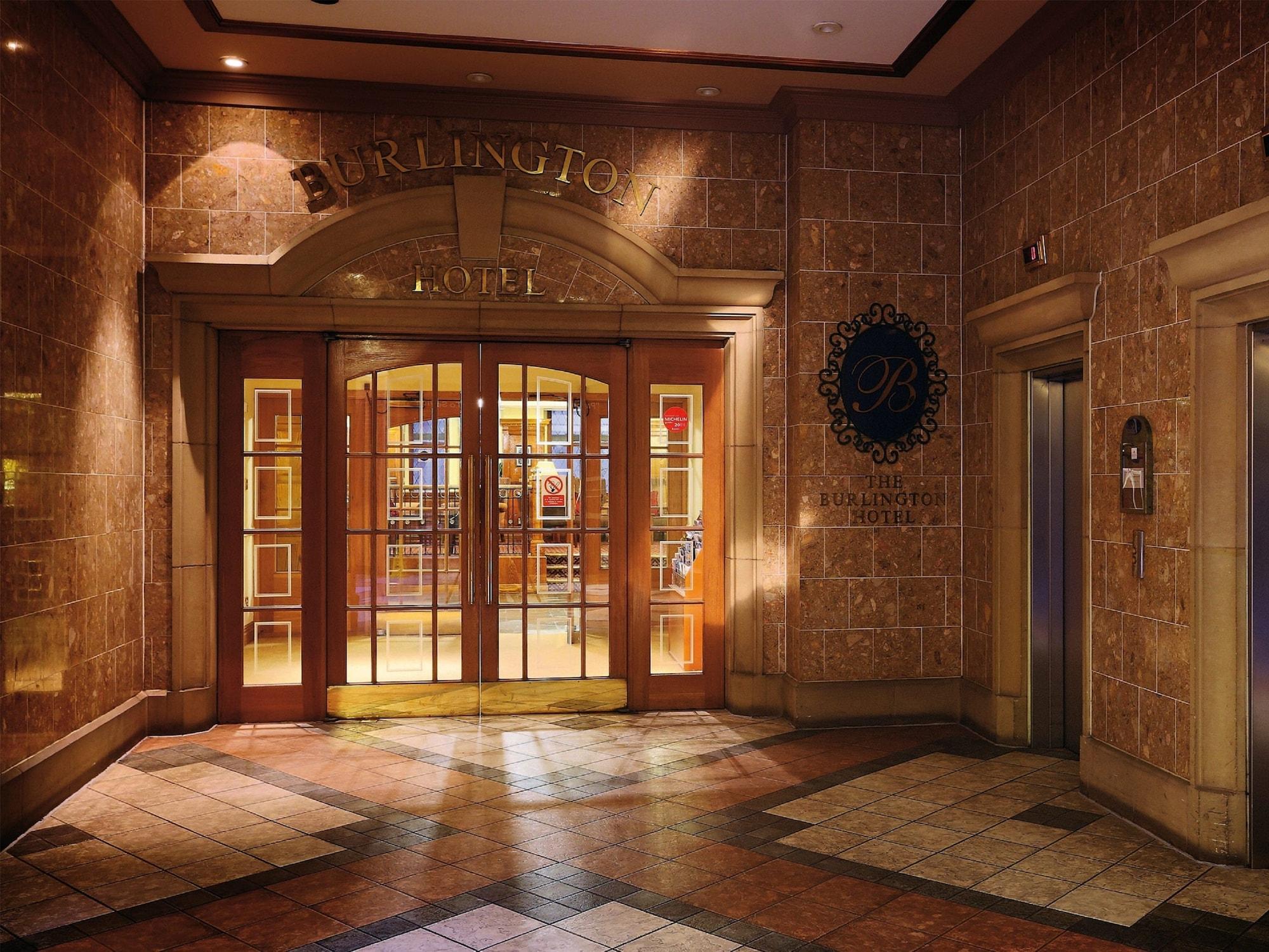 Vista Lobby Macdonald Burlington Hotel