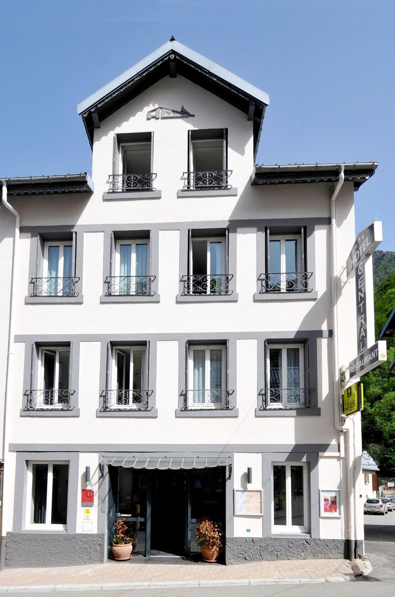 Varios Le Central Hôtel - Restaurant