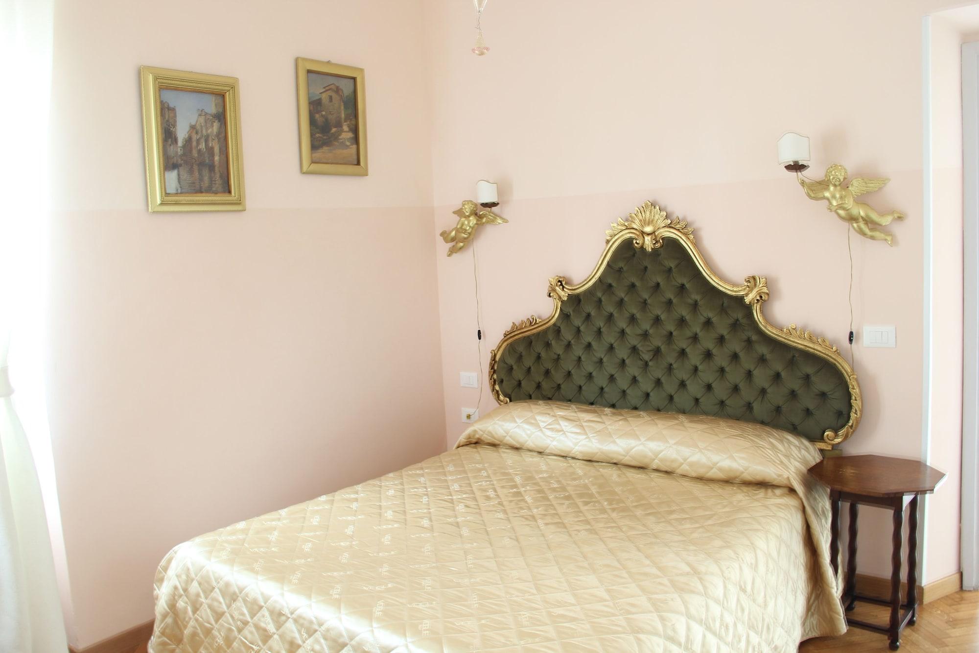 Varios Florence Moreno's Home