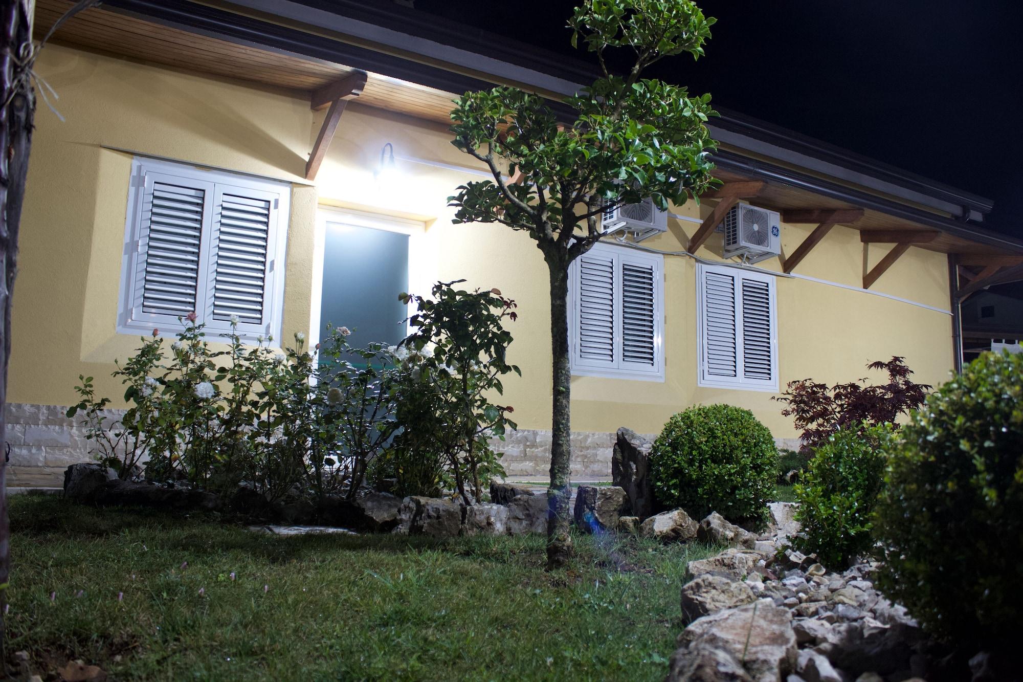 Vista Exterior Ostello Villafranca