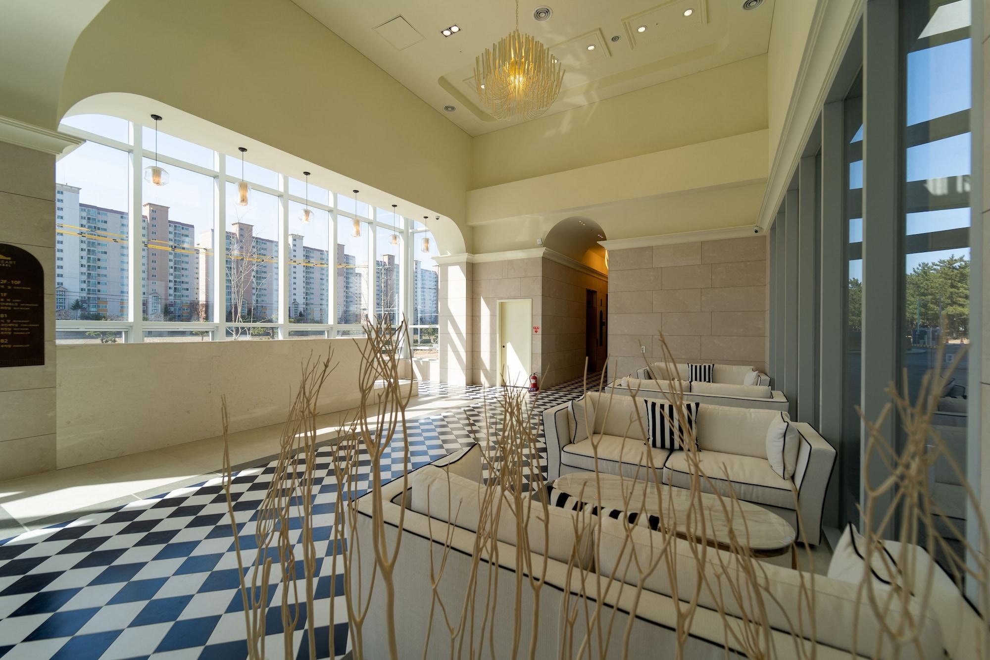 Vista Lobby PINEART LABEL