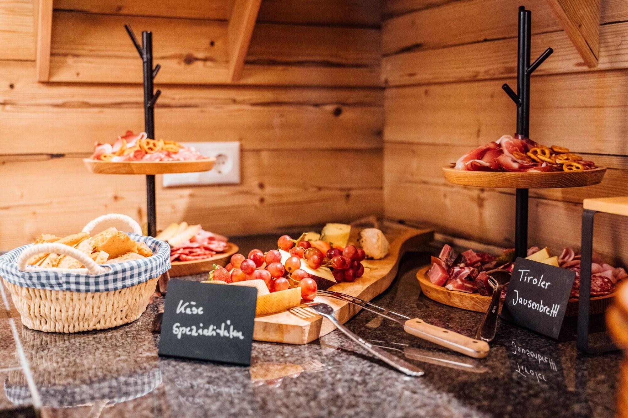 Varios Gasthof Neuhaus