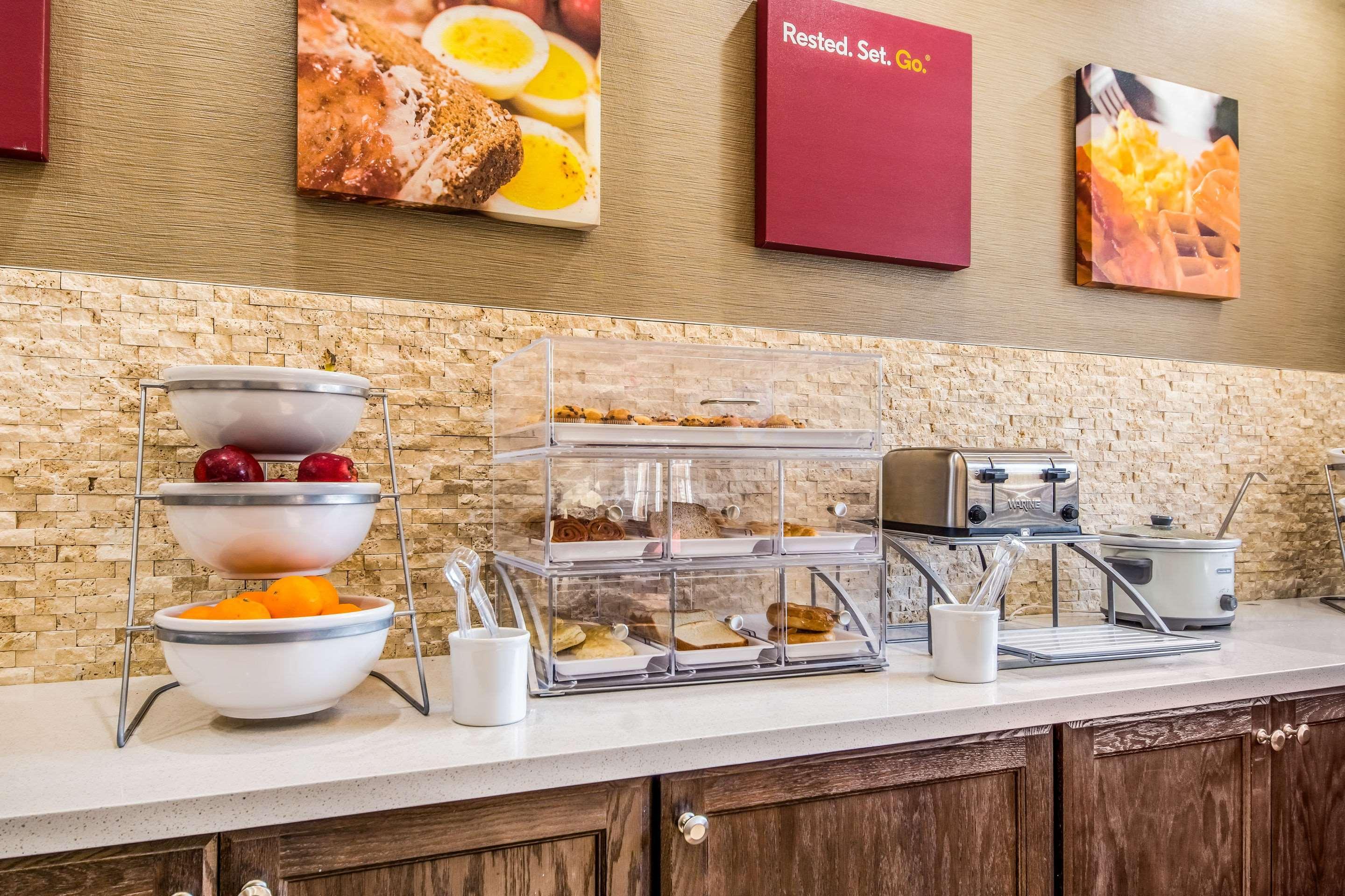 Restaurant Comfort Suites Alexandria