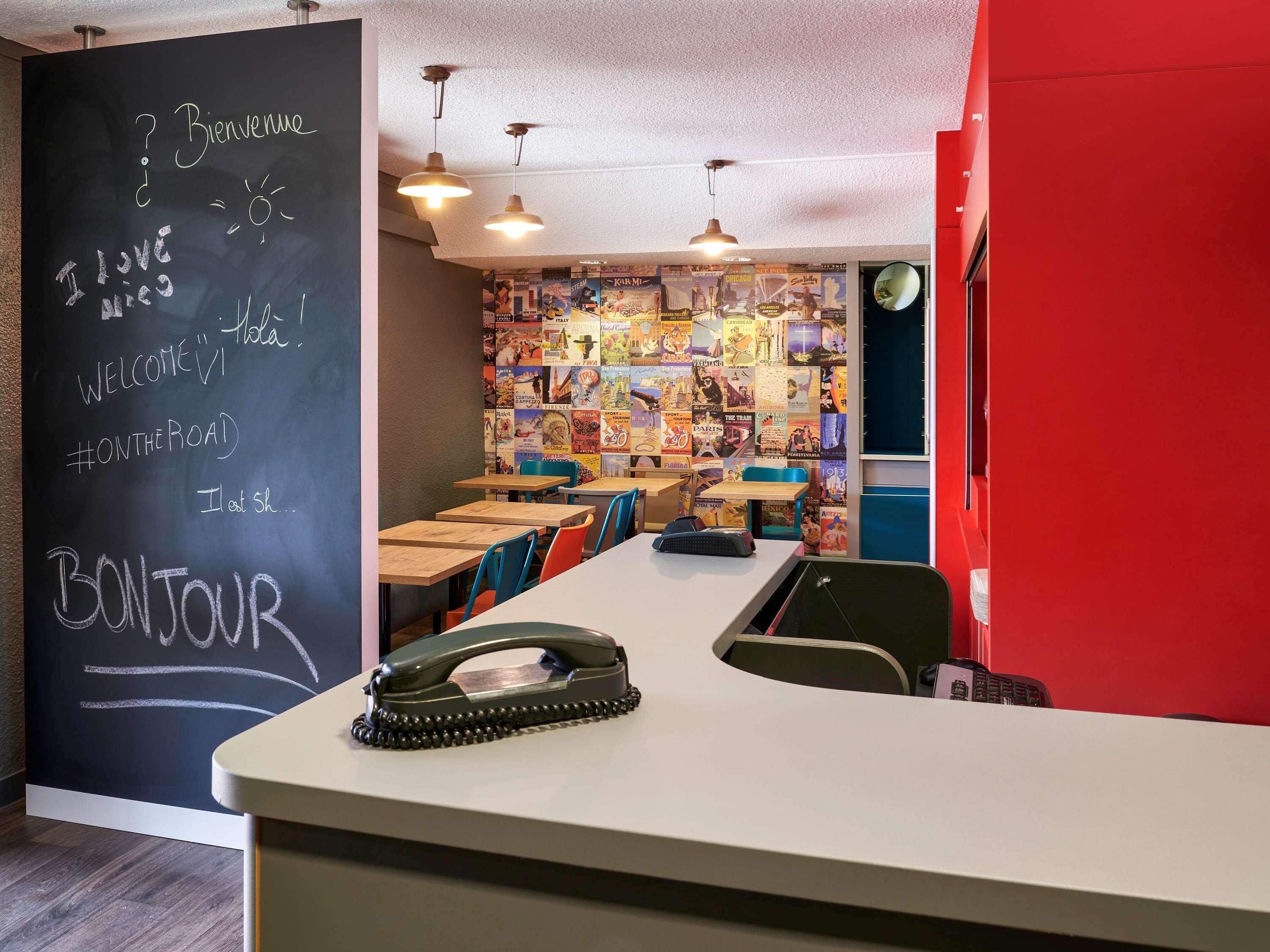 Vista Lobby hotelF1 Paris Porte de Montreuil
