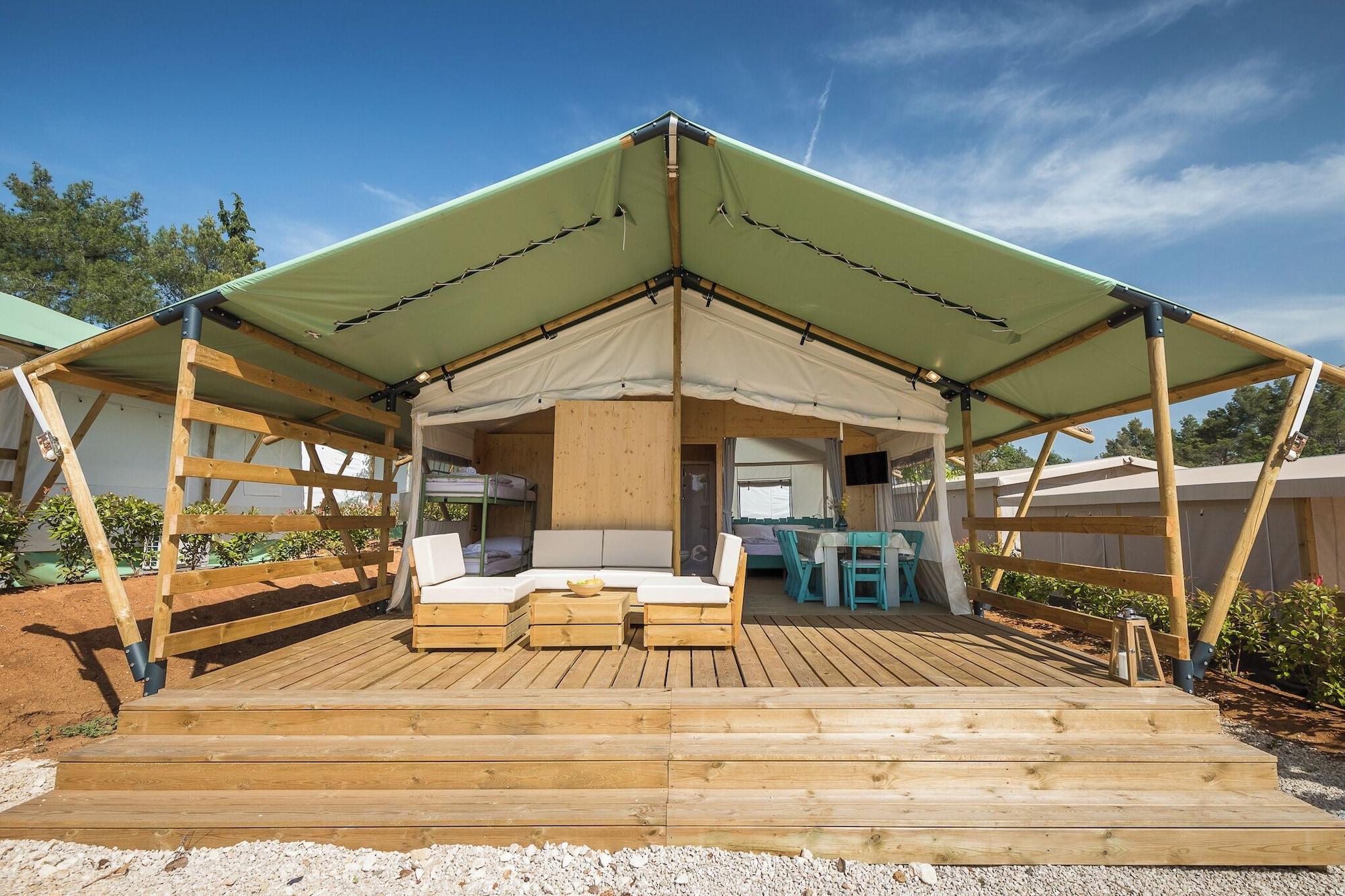 Vista Exterior Boutique Camping Santa Marina
