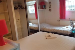 Alquiler Vacacional - Furnished Studio on barge quay of the Saône, center, unusual, quiet, near train station