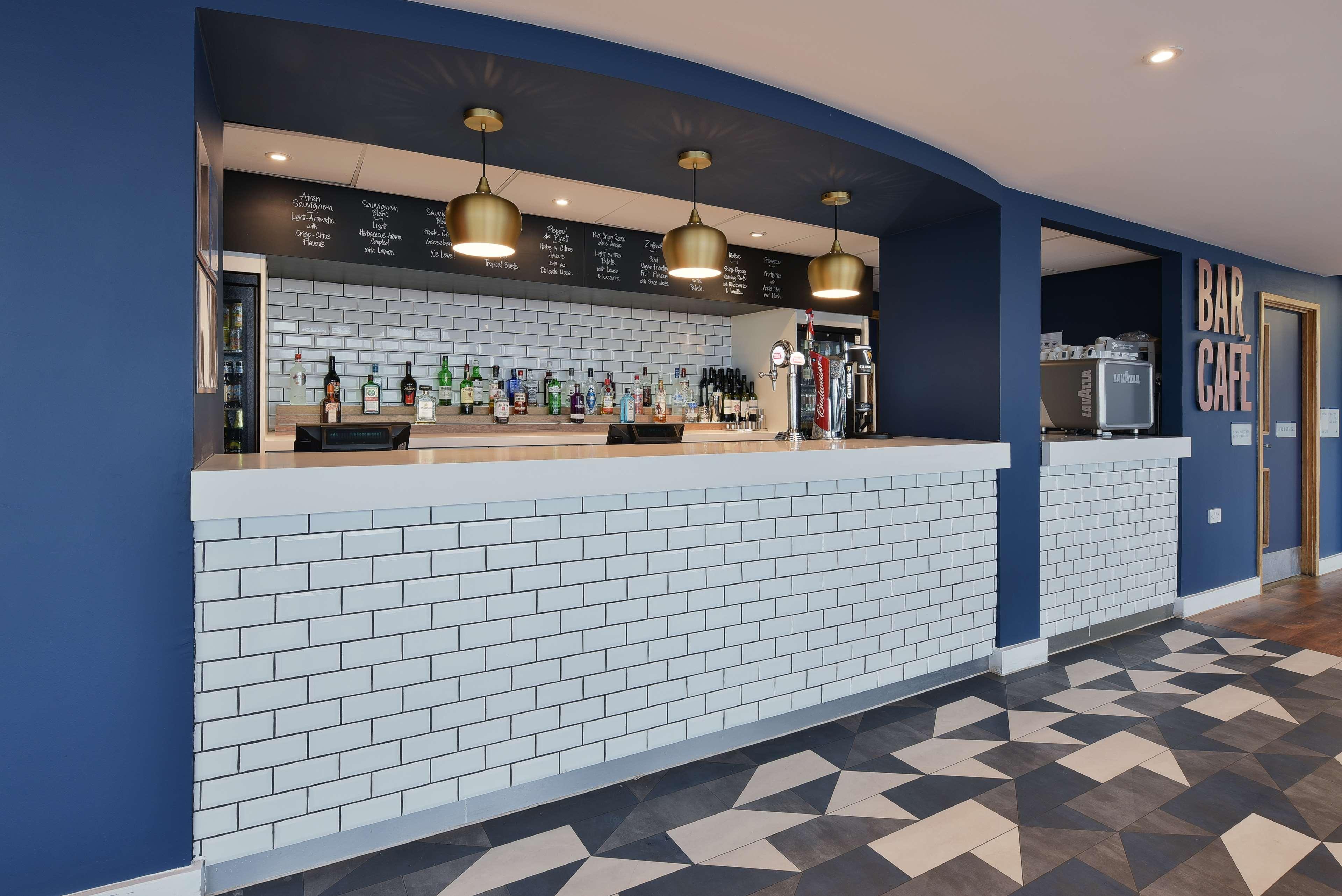 Bar/Salón Travelodge London City Airport