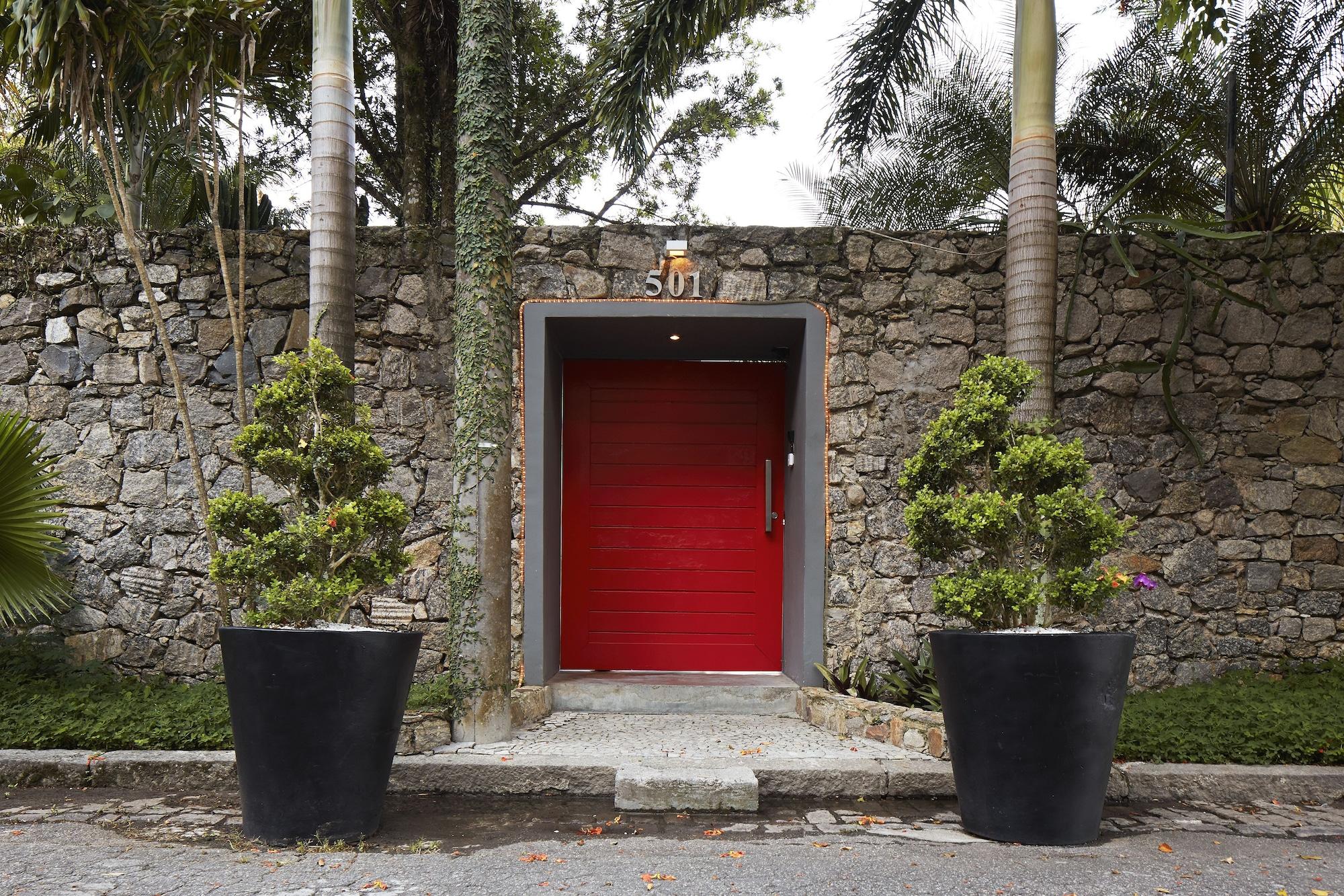 Vista Exterior La Suite by Dussol