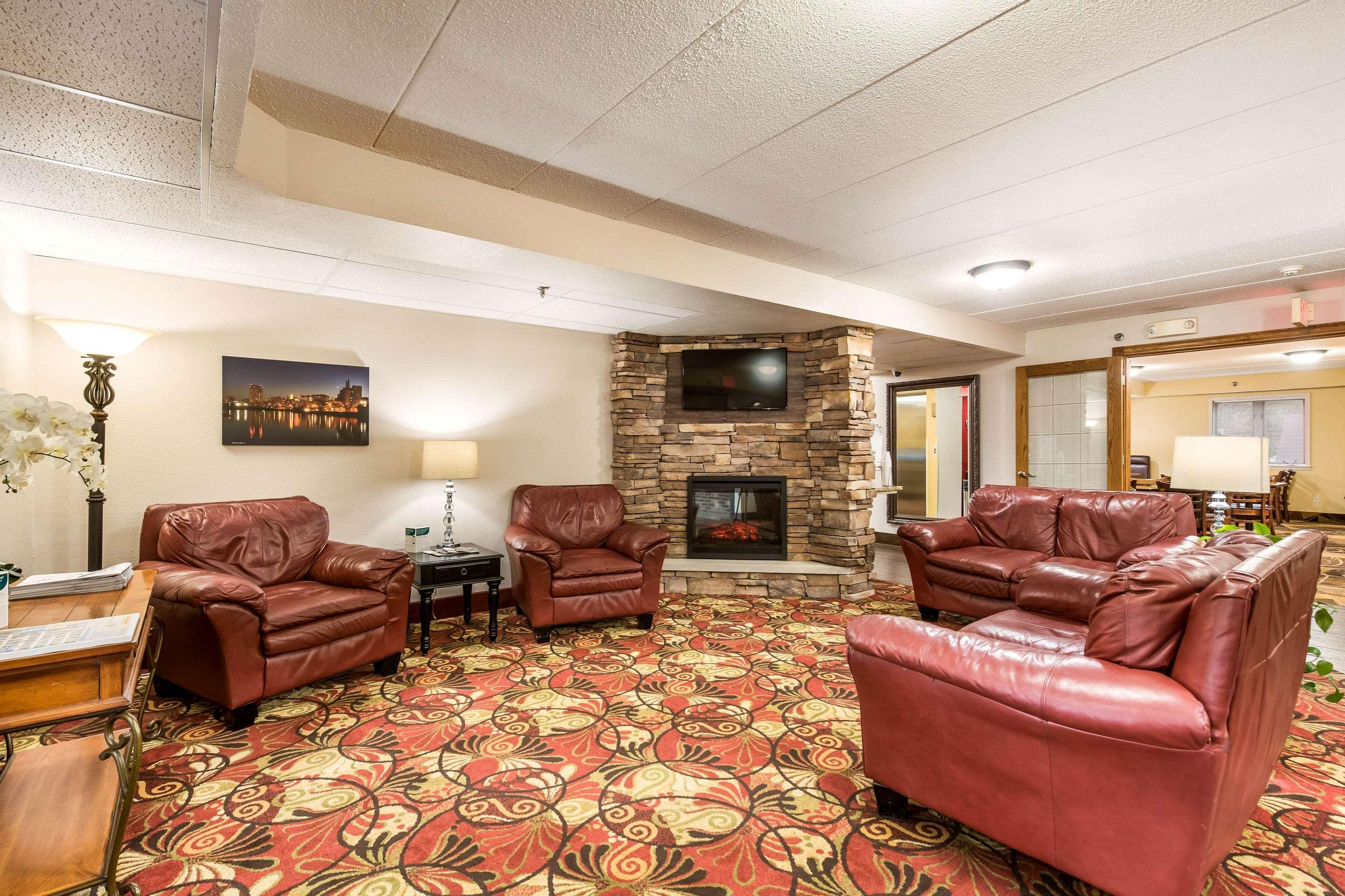 Vista Lobby Econo Lodge Mayo Clinic Area
