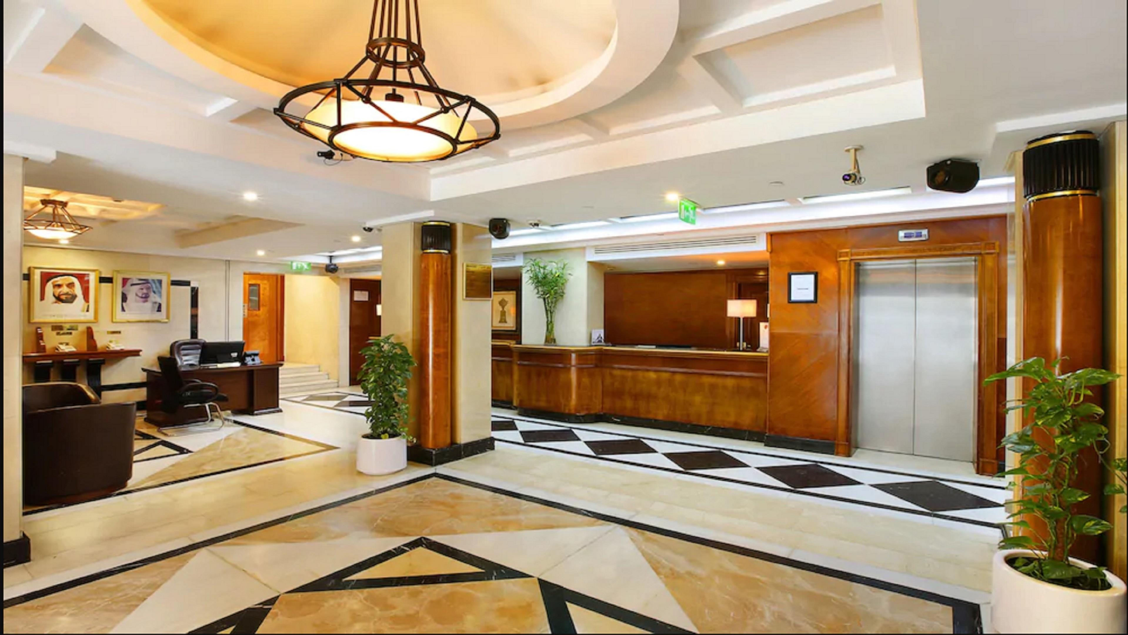 Vista Lobby Vision Imperial Hotel